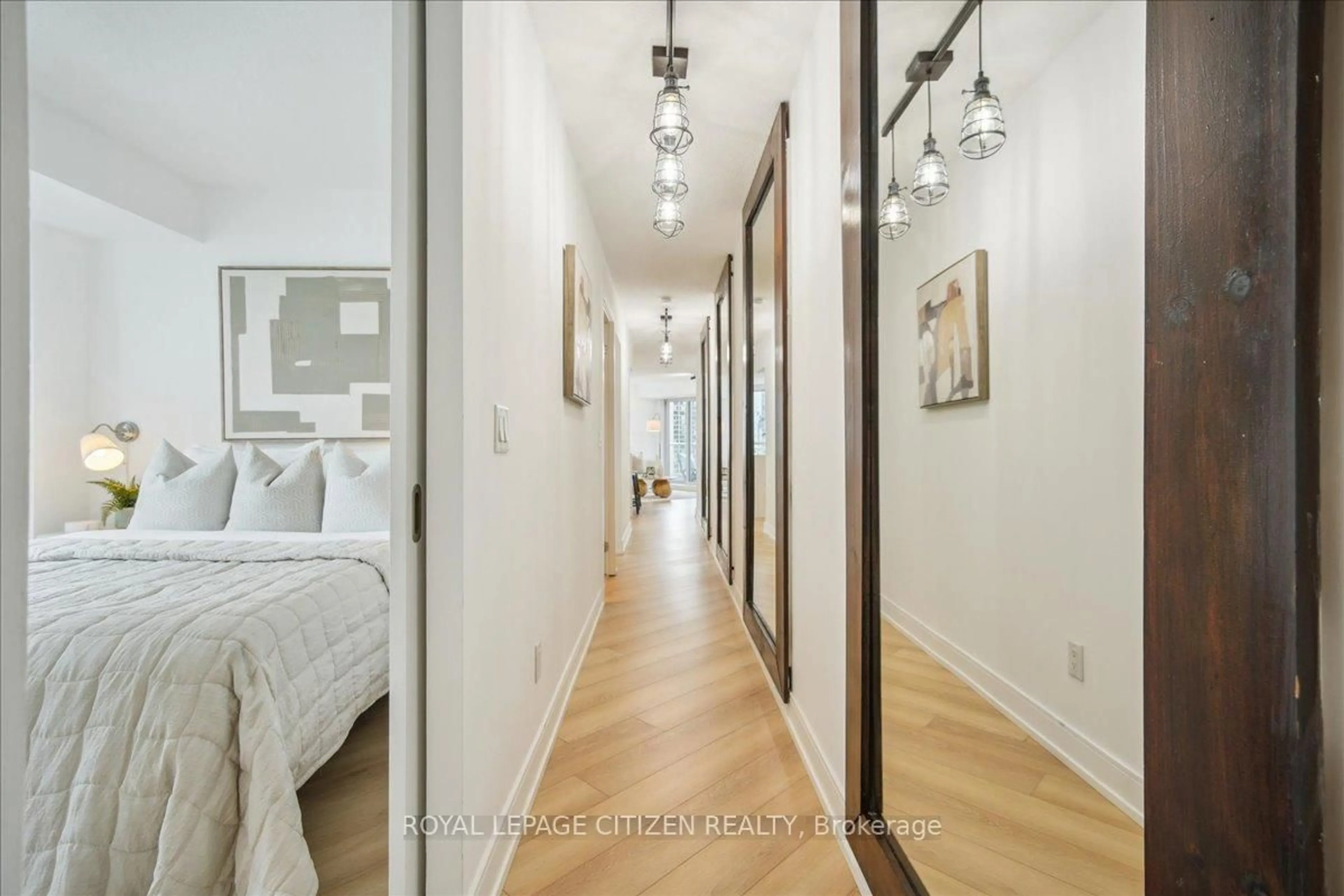 Indoor entryway for 208 Queens Quay #1902, Toronto Ontario M5J 2Y2