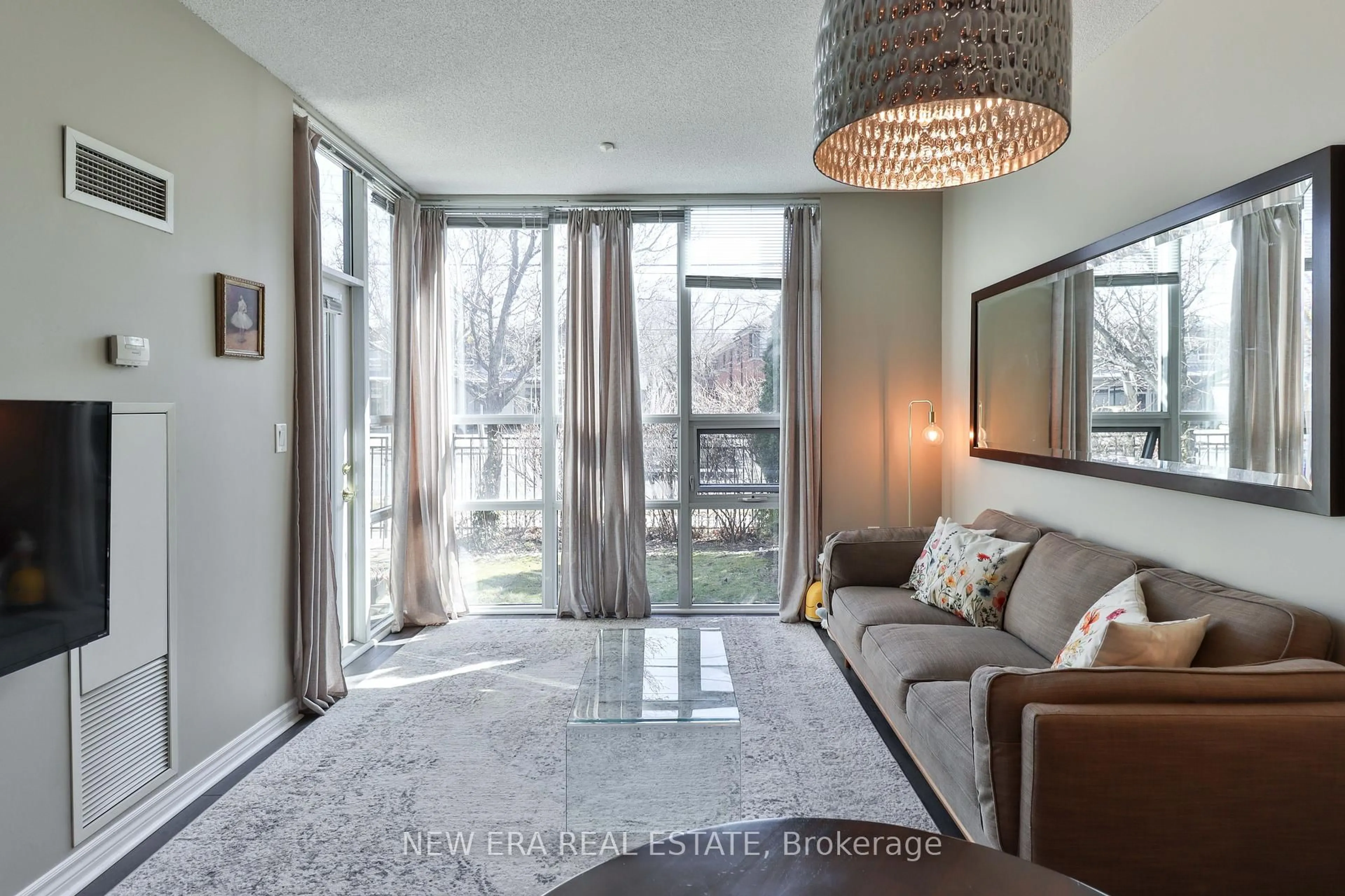 Unknown for 3830 Bathurst St #108, Toronto Ontario M3H 6C5