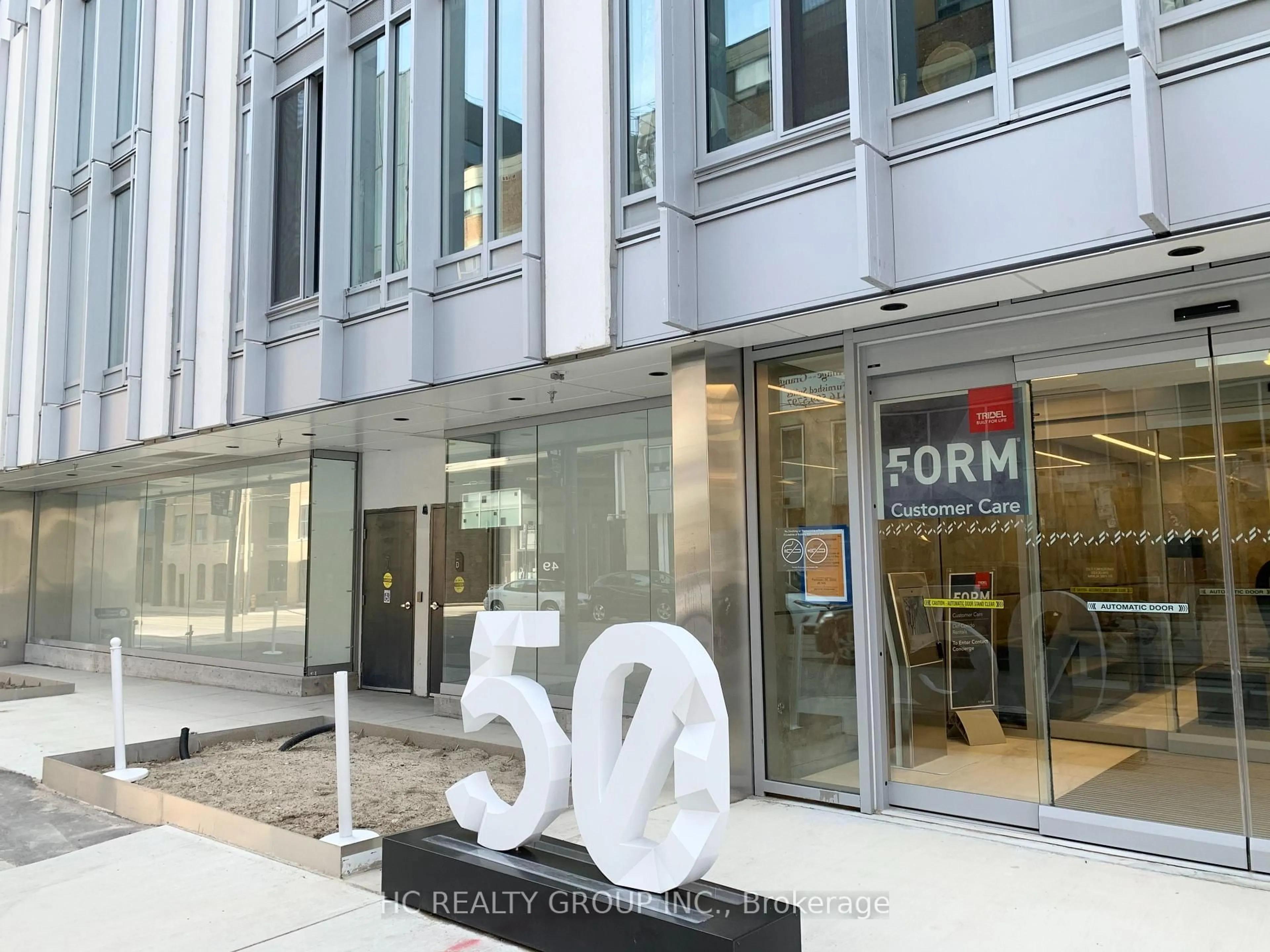 Indoor foyer for 50 McCaul St #205, Toronto Ontario M5T 0B6