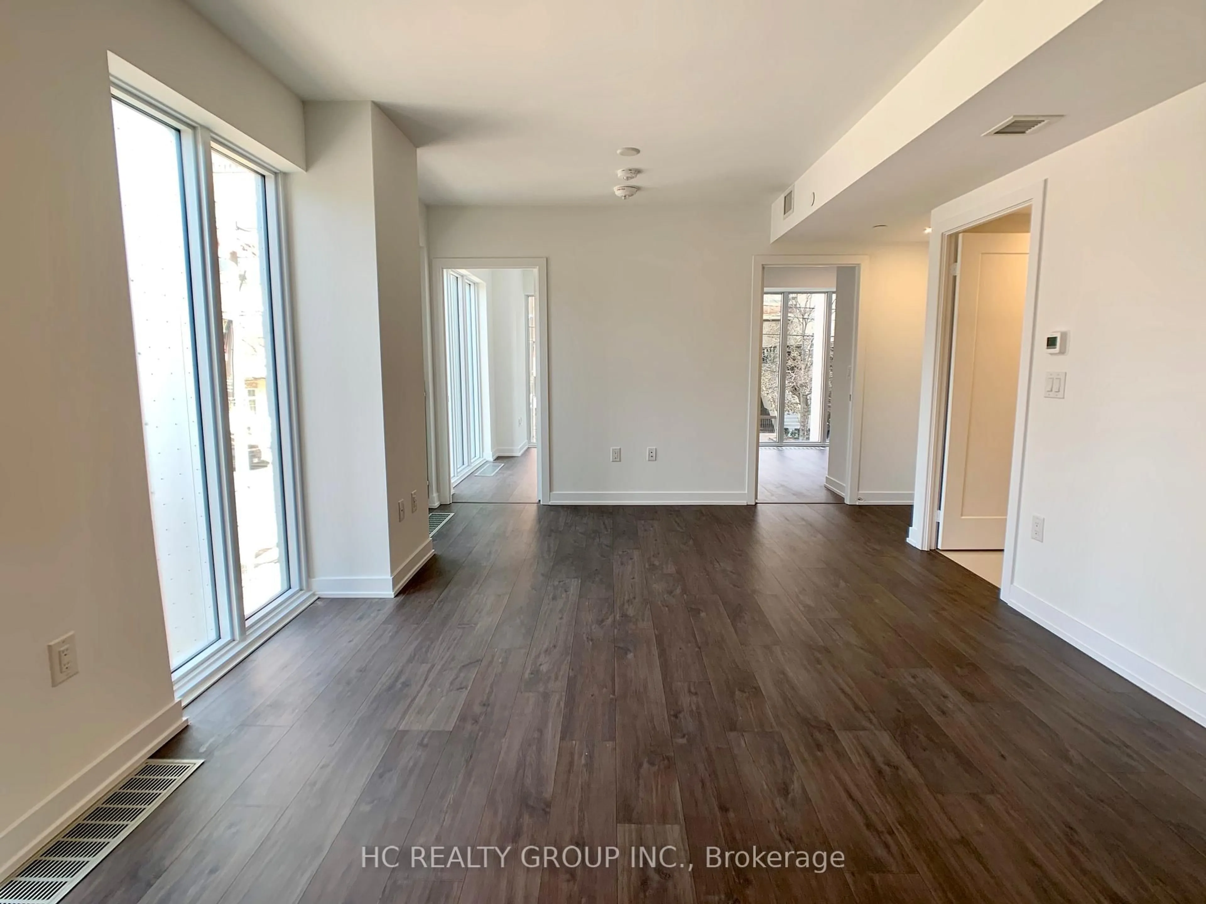 Unknown for 50 McCaul St #205, Toronto Ontario M5T 0B6