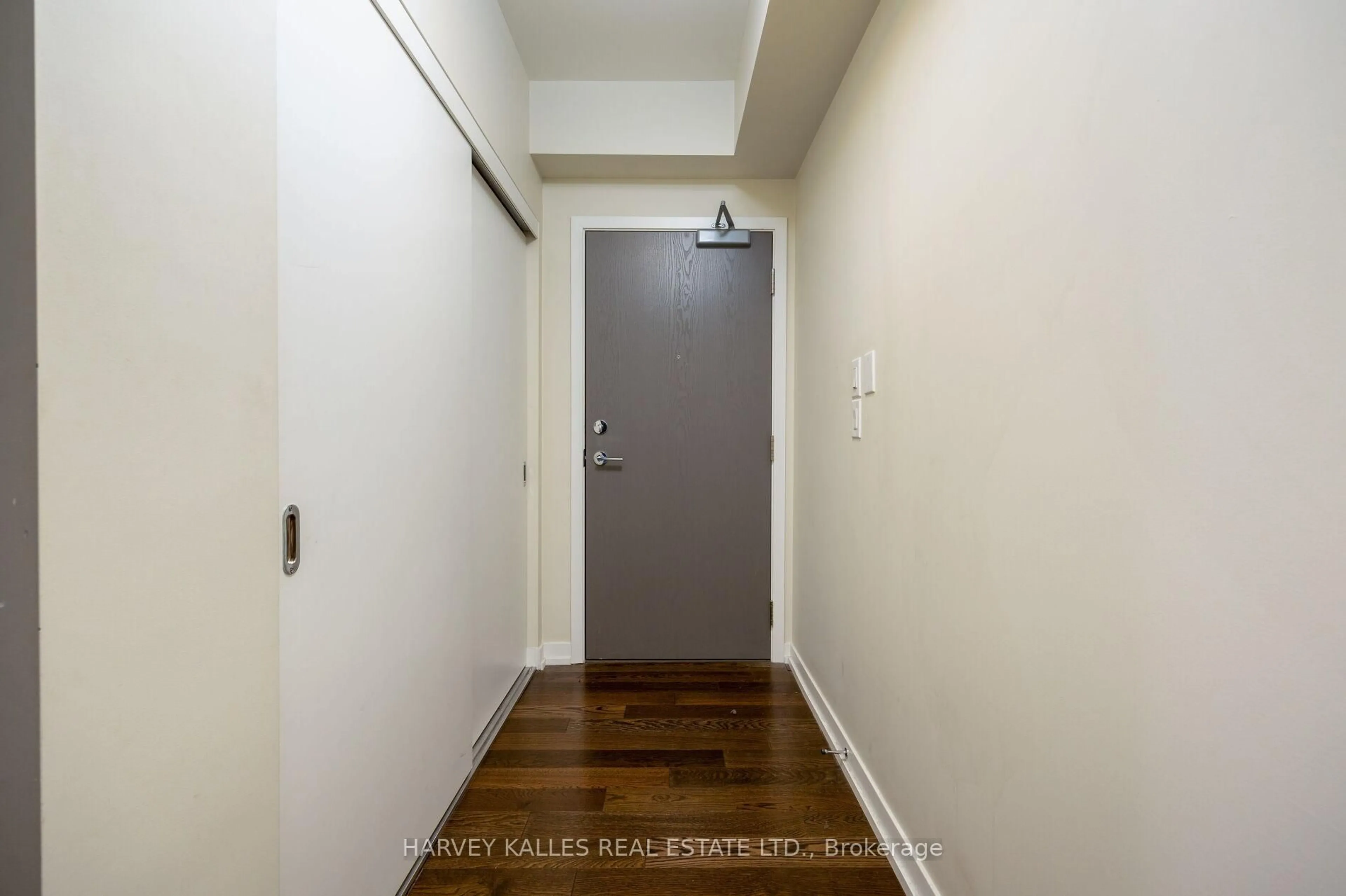 Indoor entryway for 21 Widmer St #1801, Toronto Ontario M5V 0B8