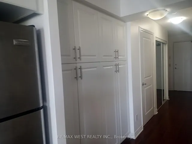 Additional property image - 27 Rean Dr Unit 522