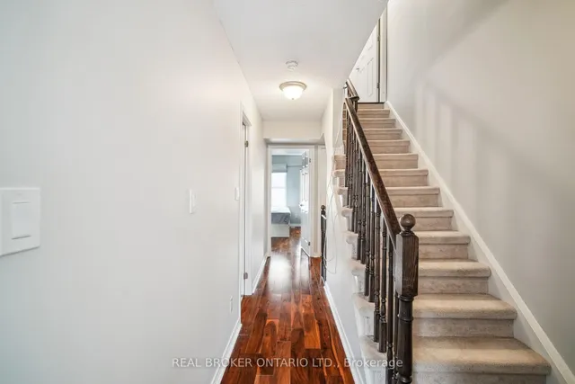 Additional property image - 21 Ruttan St Unit 239