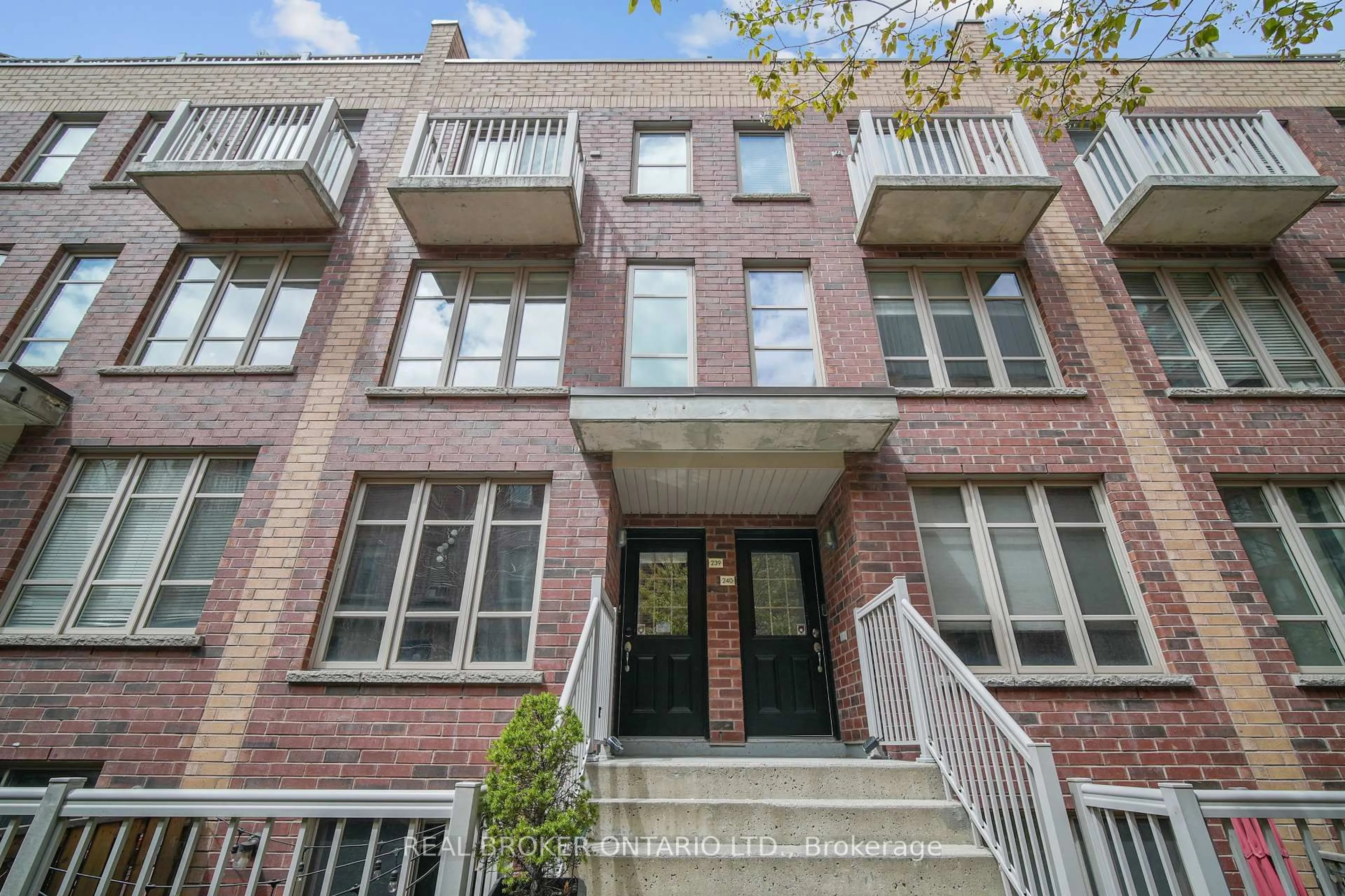 Home with brick exterior material, street for 21 Ruttan St #239, Toronto Ontario M6P 0A1