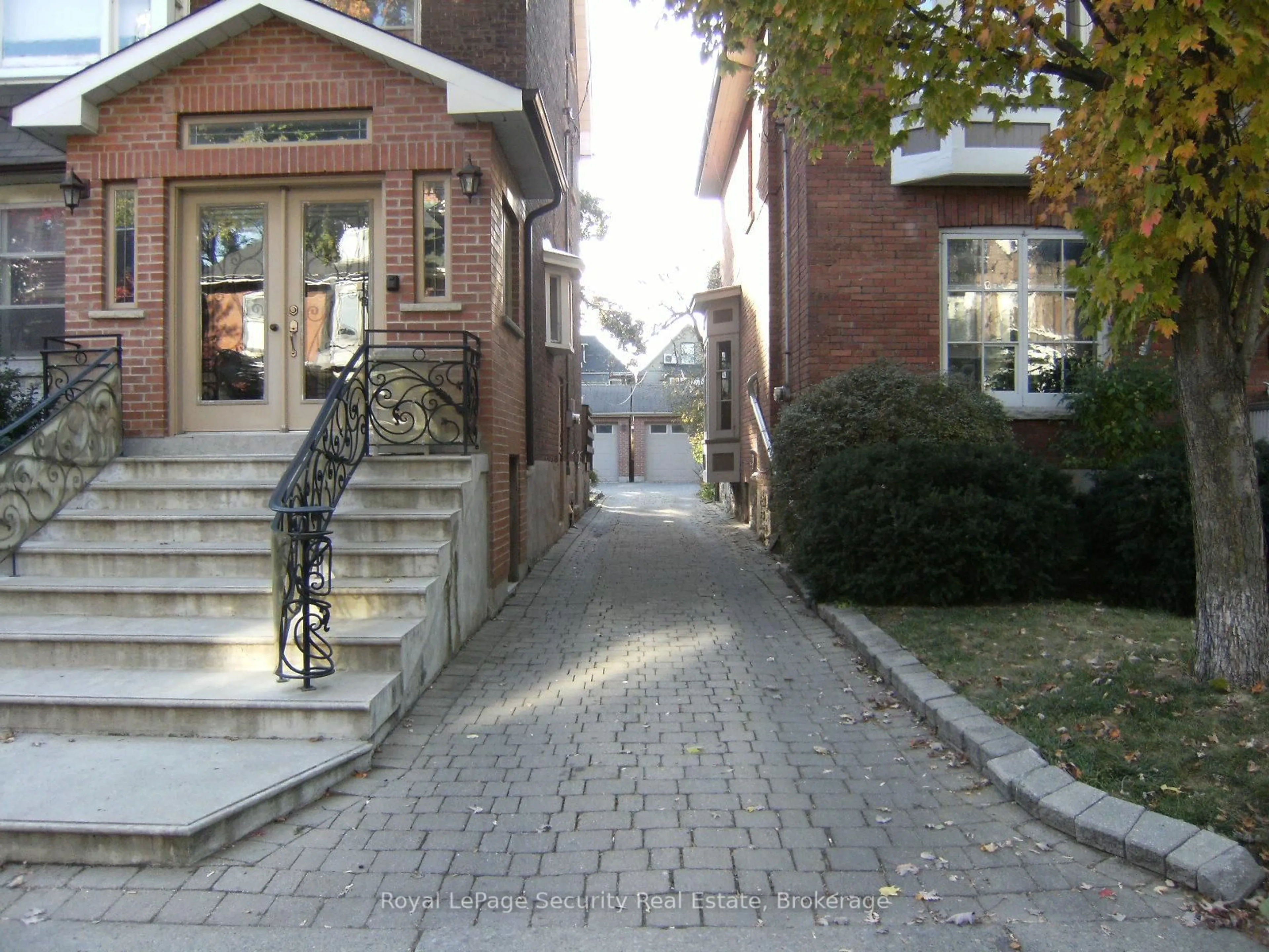Unknown for 122 Delaware Ave, Toronto Ontario M6H 2T1