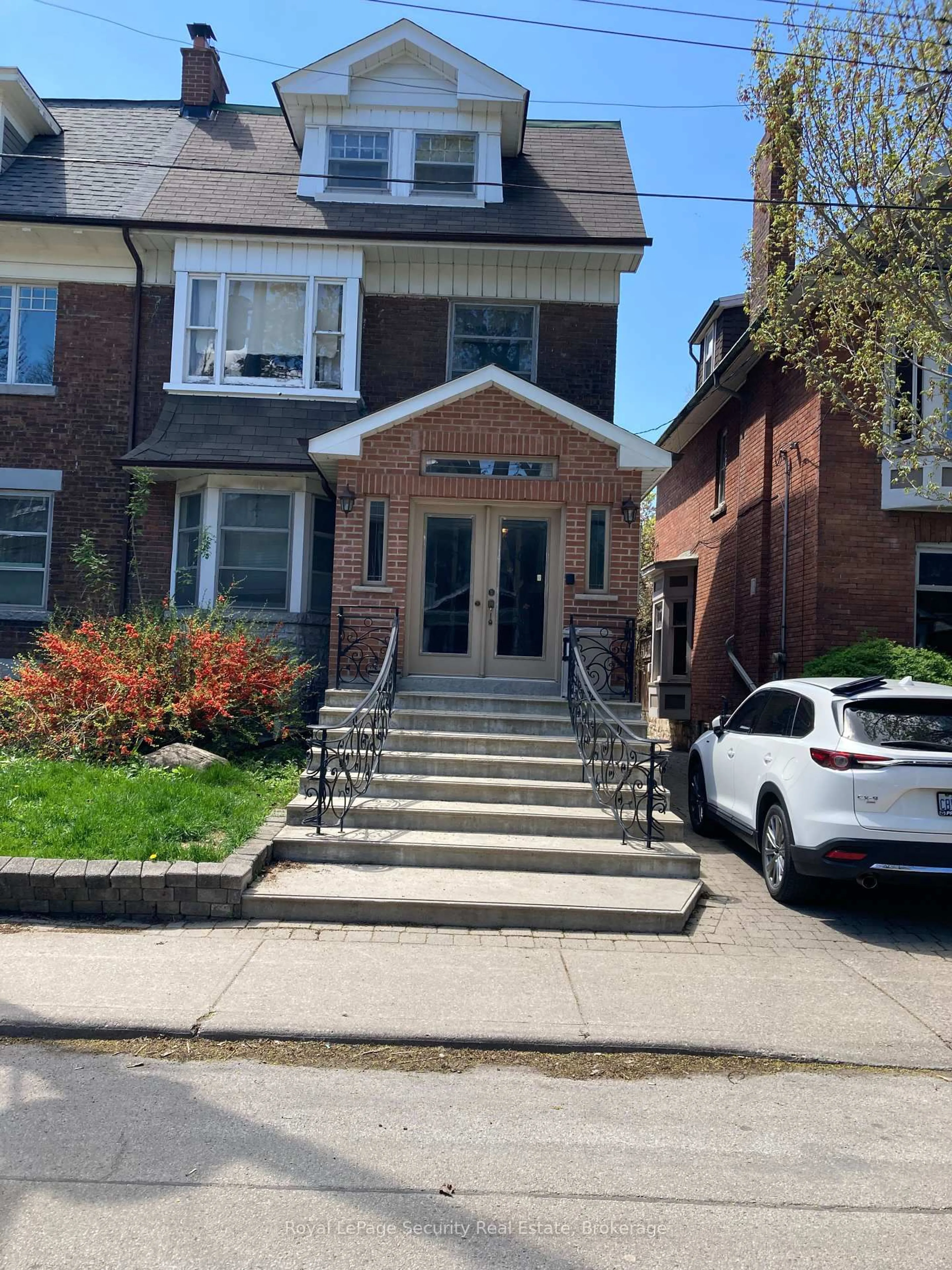 Home with brick exterior material, street for 122 Delaware Ave, Toronto Ontario M6H 2T1