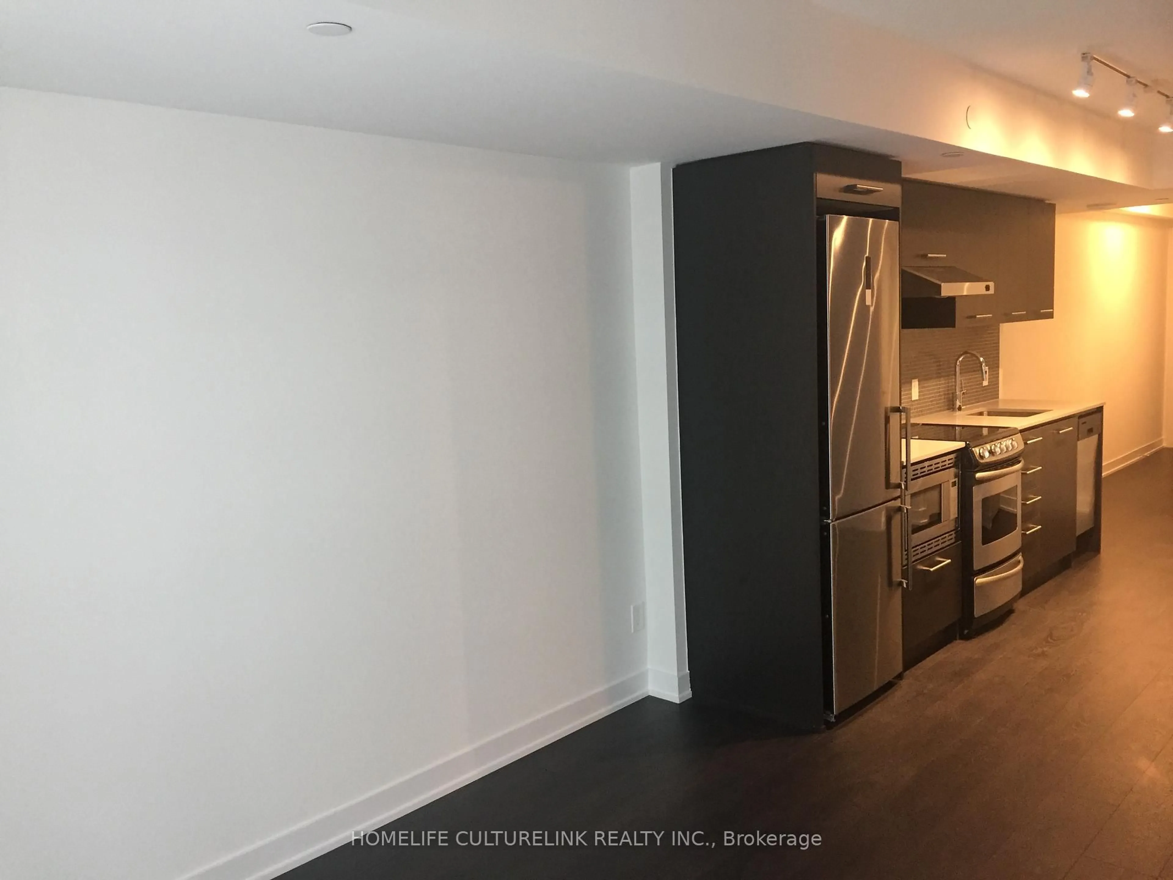 Unknown for 87 Peter St #1417, Toronto Ontario M5V 0P1