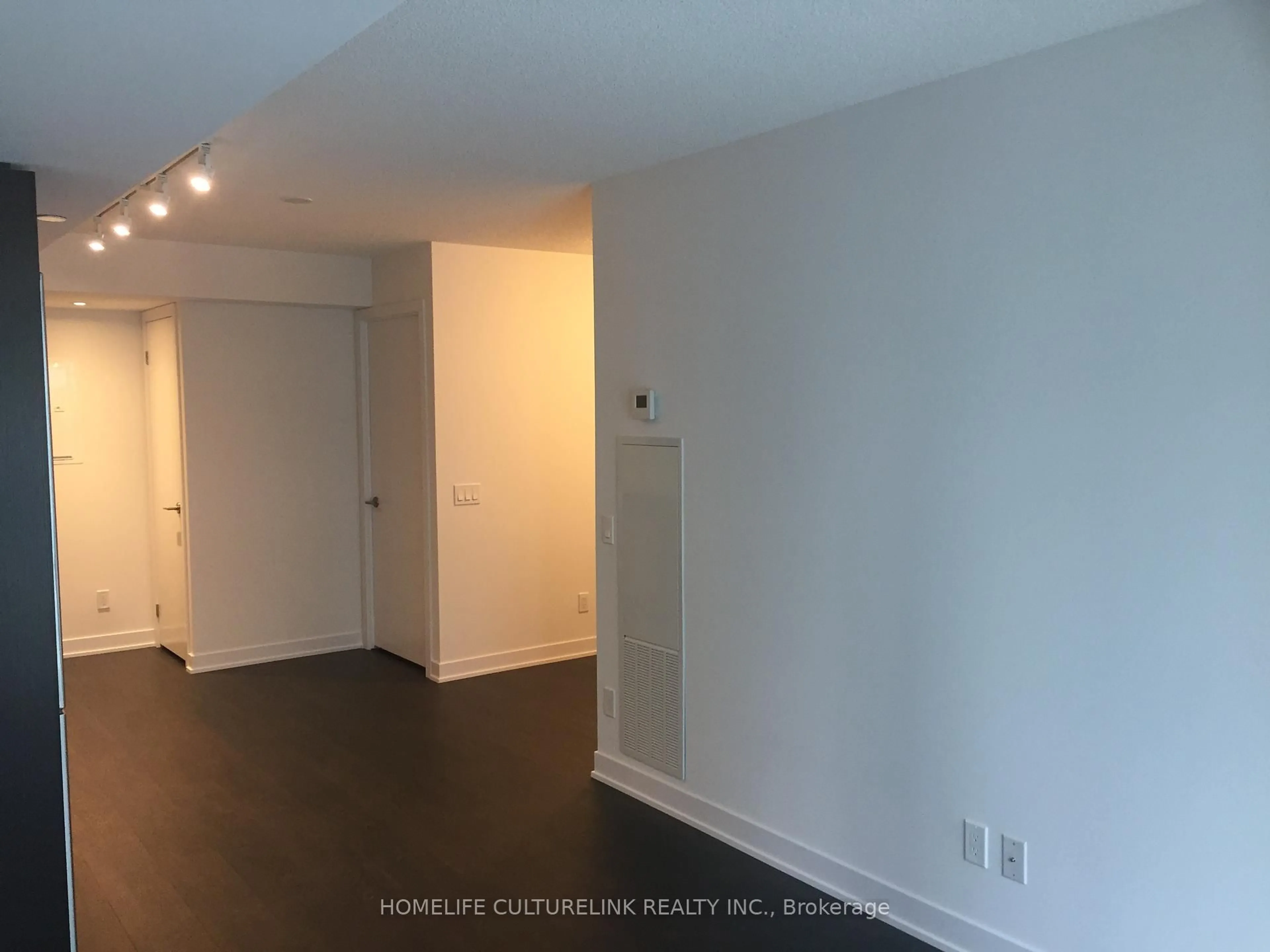 A pic of a room for 87 Peter St #1417, Toronto Ontario M5V 0P1
