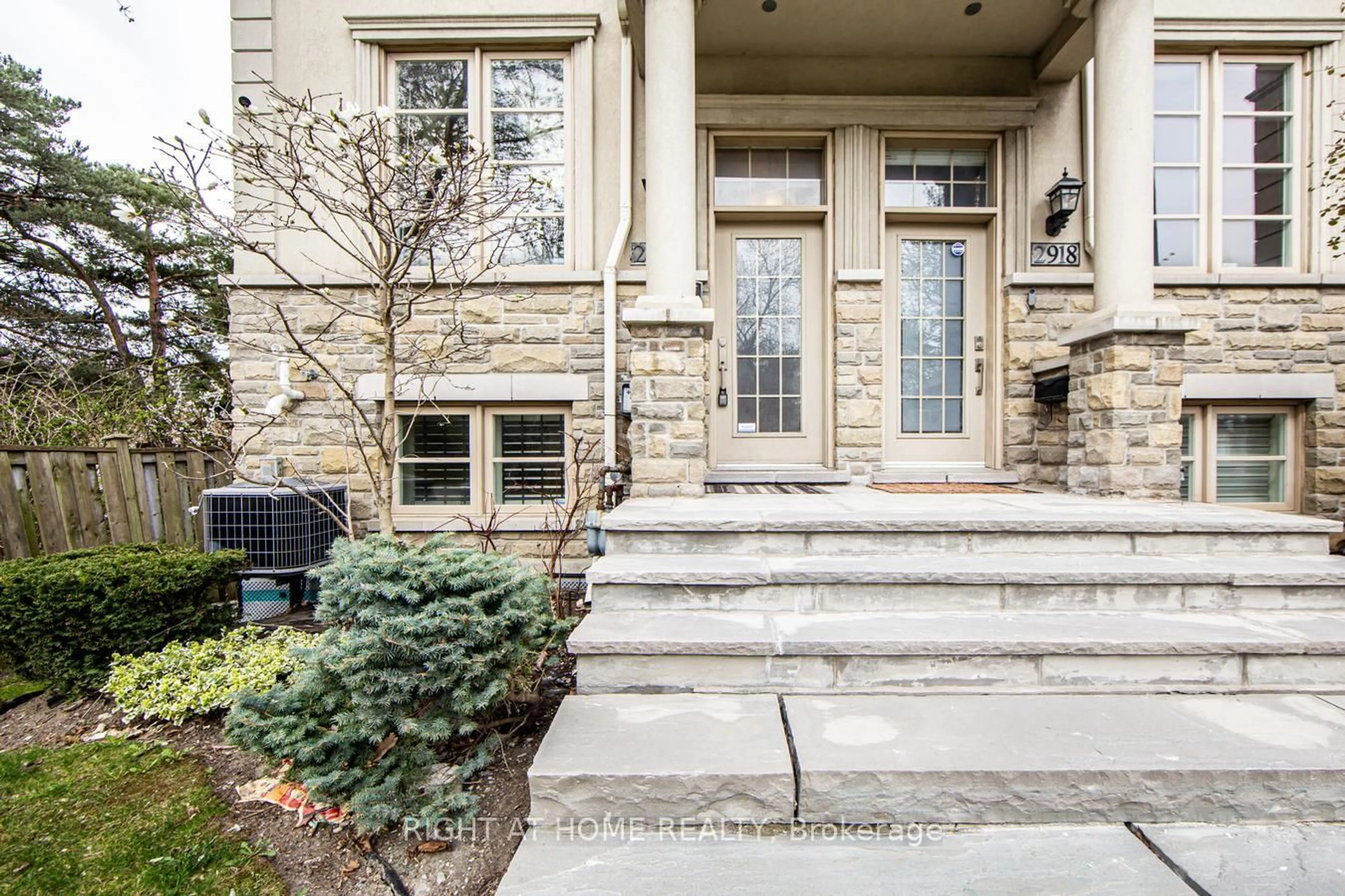 Unknown for 2916 Bayview Ave, Toronto Ontario M2H 5K4