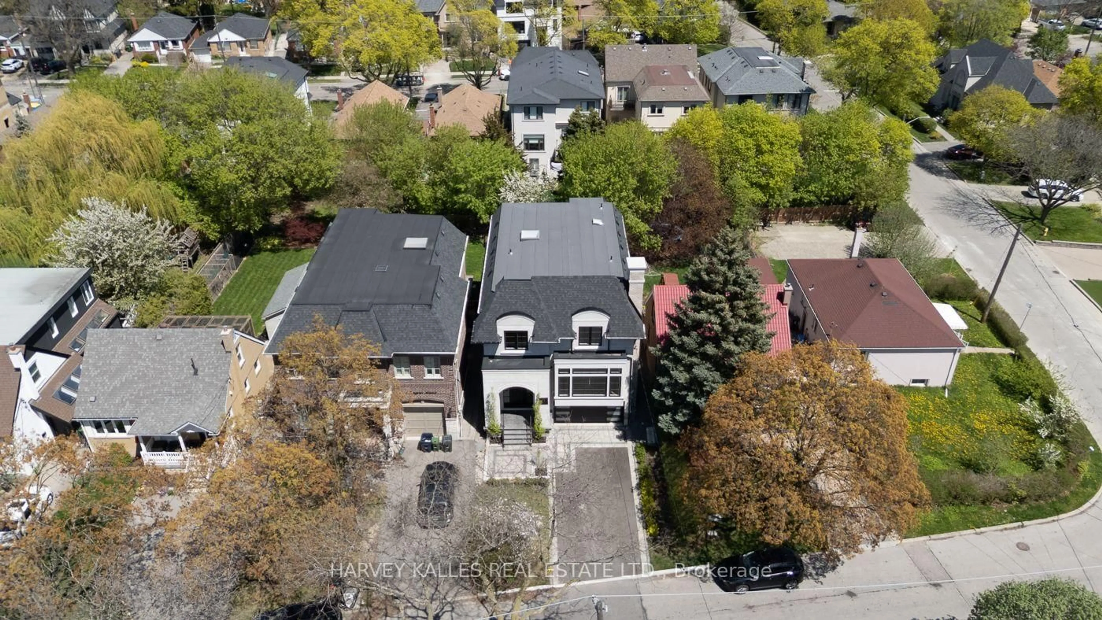 A pic from outside/outdoor area/front of a property/back of a property/a pic from drone, street for 5 Graymar Ave, Toronto Ontario M3H 3B5