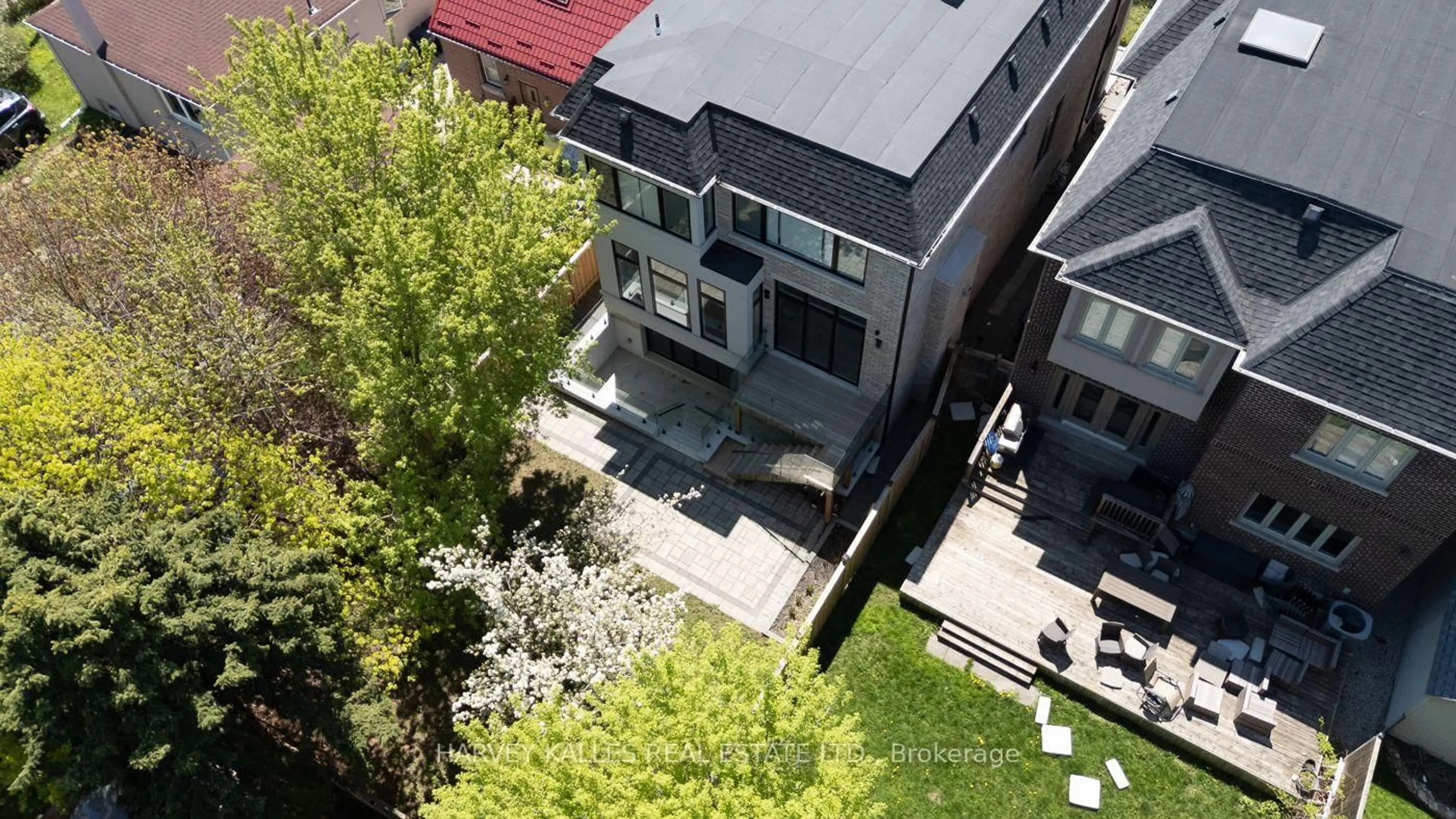 A pic from outside/outdoor area/front of a property/back of a property/a pic from drone, city buildings view from balcony for 5 Graymar Ave, Toronto Ontario M3H 3B5