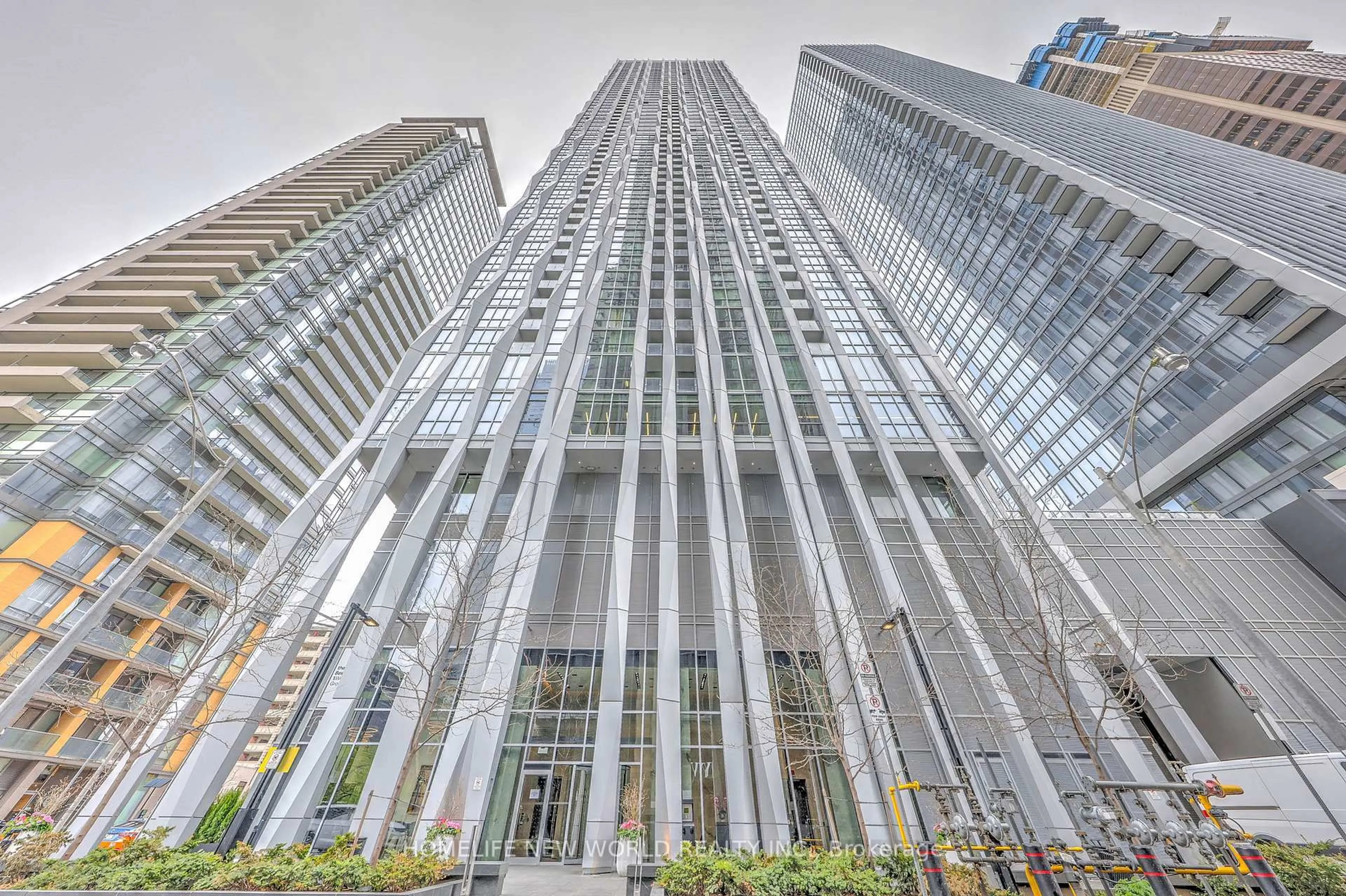 Indoor foyer for 1 Yorkville Ave #1212, Toronto Ontario M4W 0B1