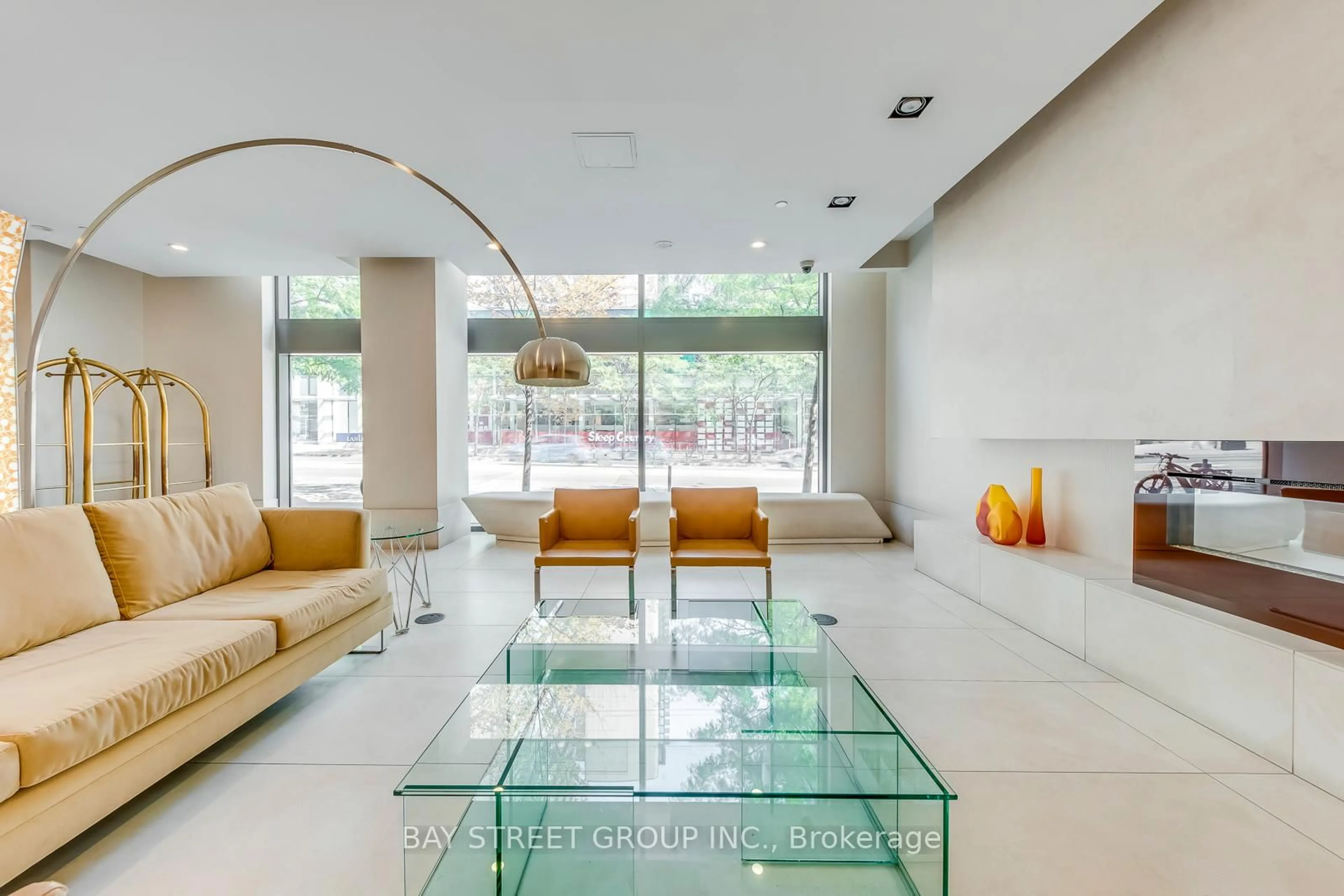 Lobby for 832 Bay St #4804, Toronto Ontario M5S 1Z6