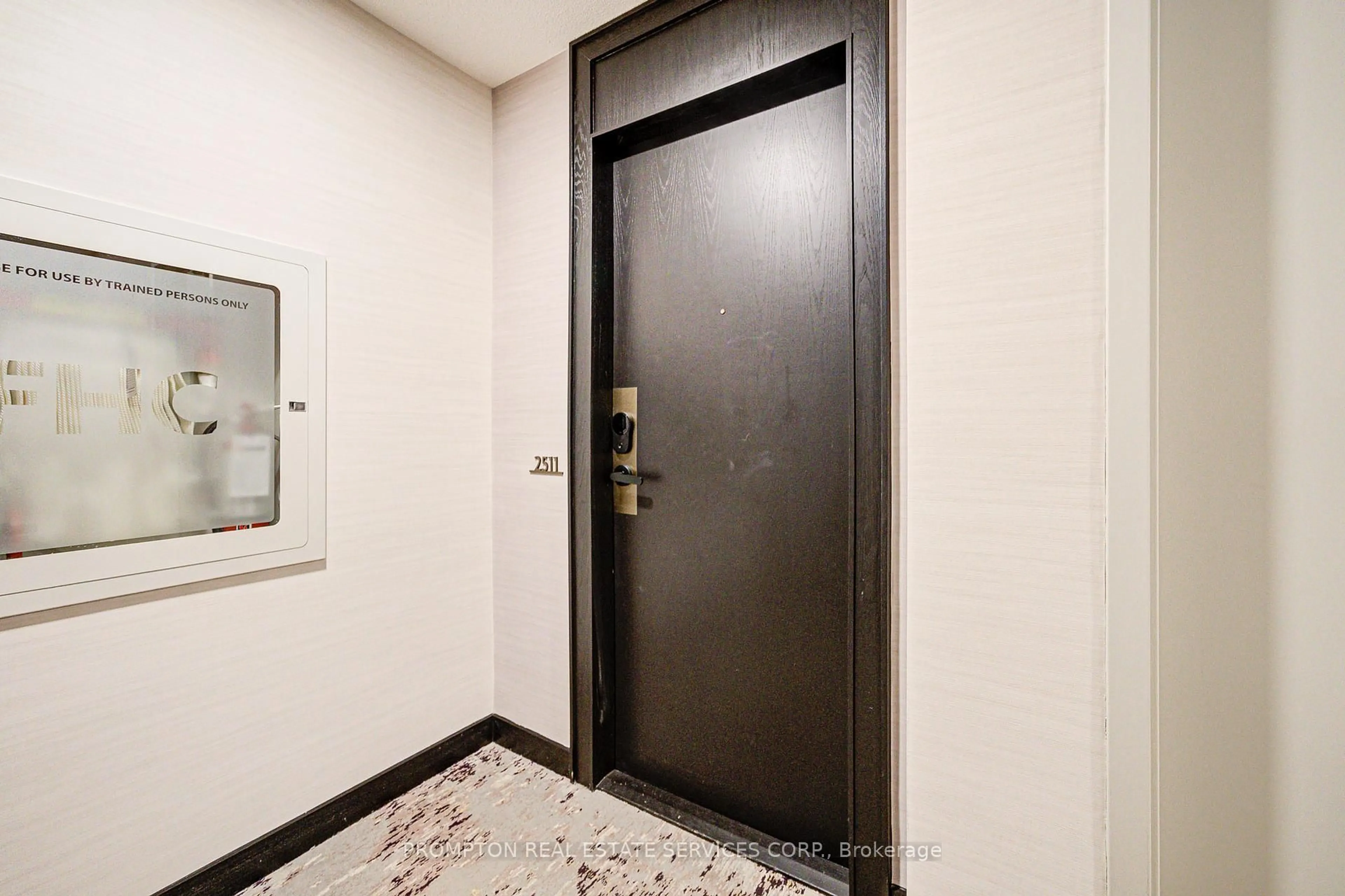 Indoor foyer for 23 Hollywood Ave #2511, Toronto Ontario M2N 7L8
