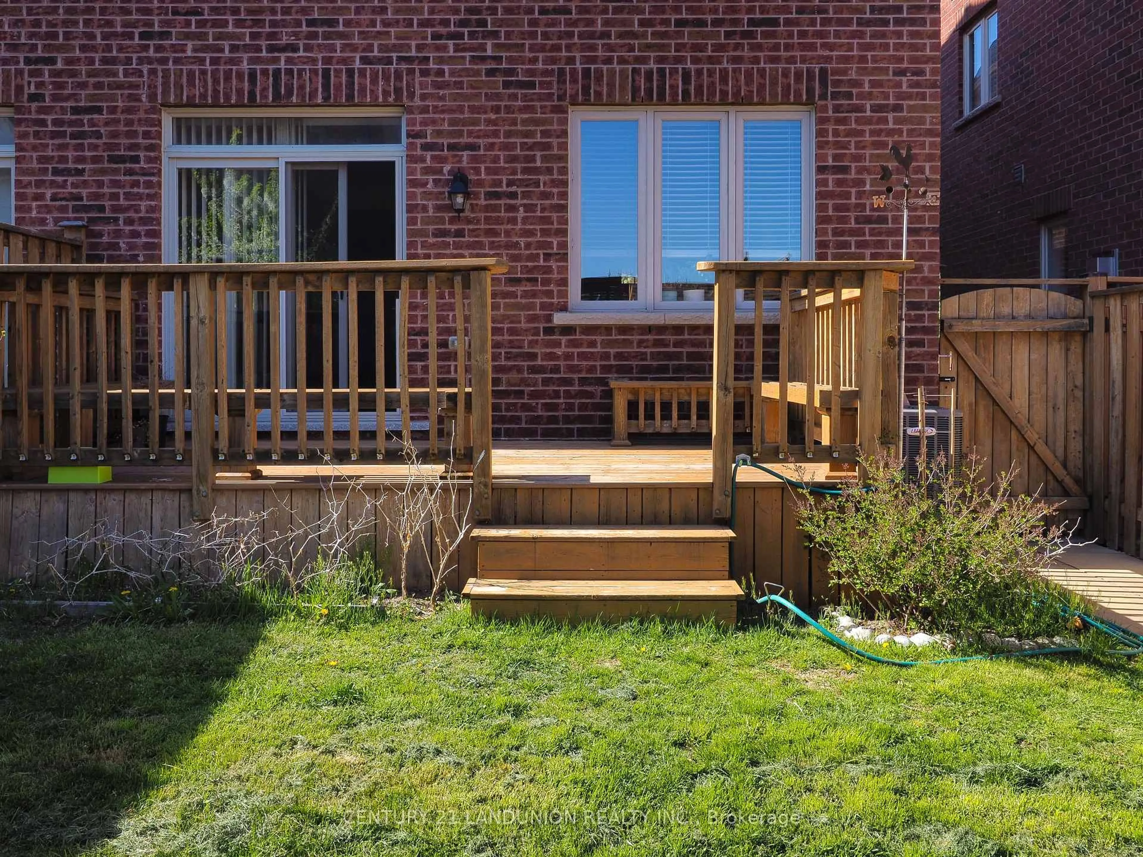 Patio, street for 35 Goldthread Terr, Toronto Ontario M3H 0B9
