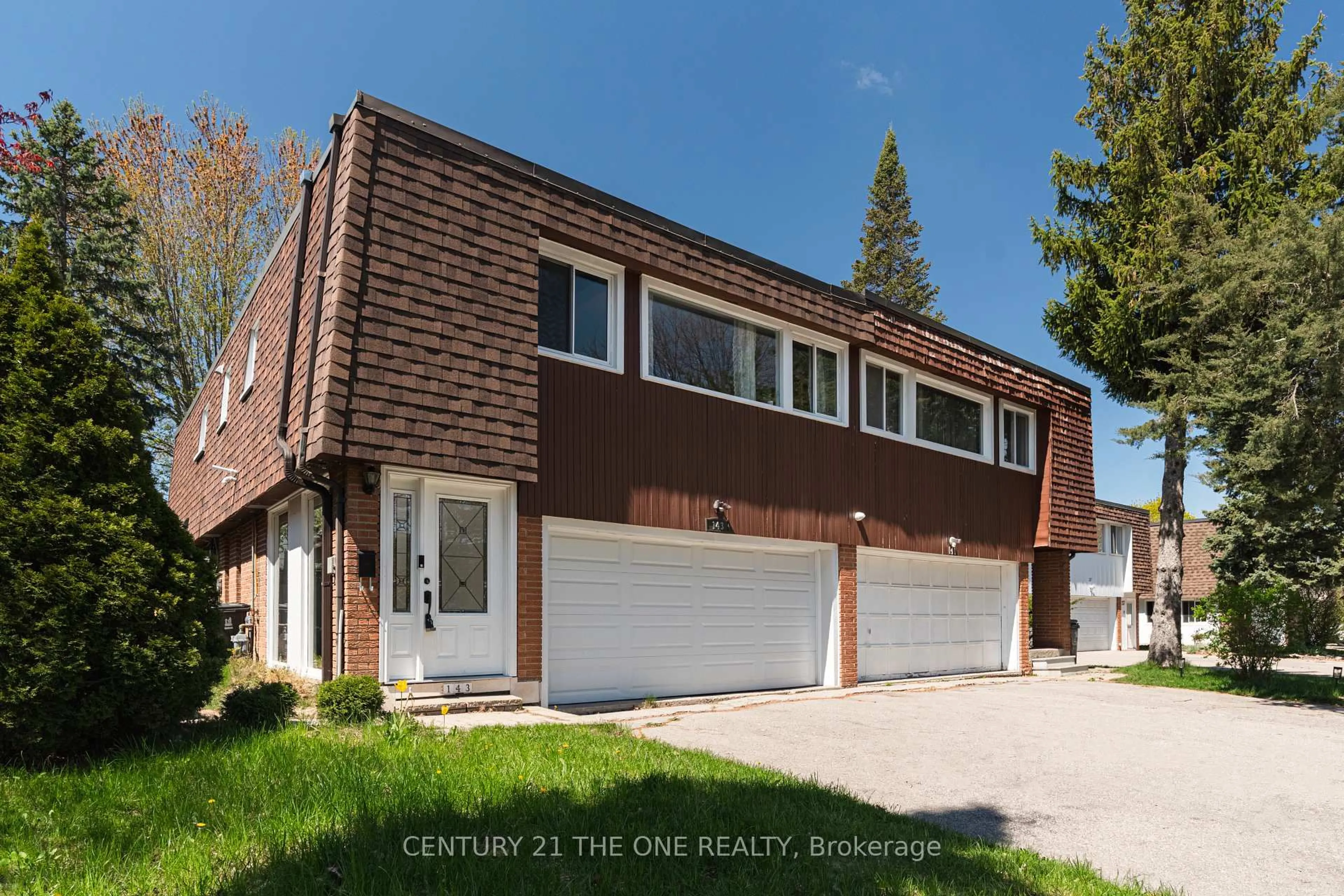 Home with vinyl exterior material, street for 143 Silas Hill Dr, Toronto Ontario M2J 2X8