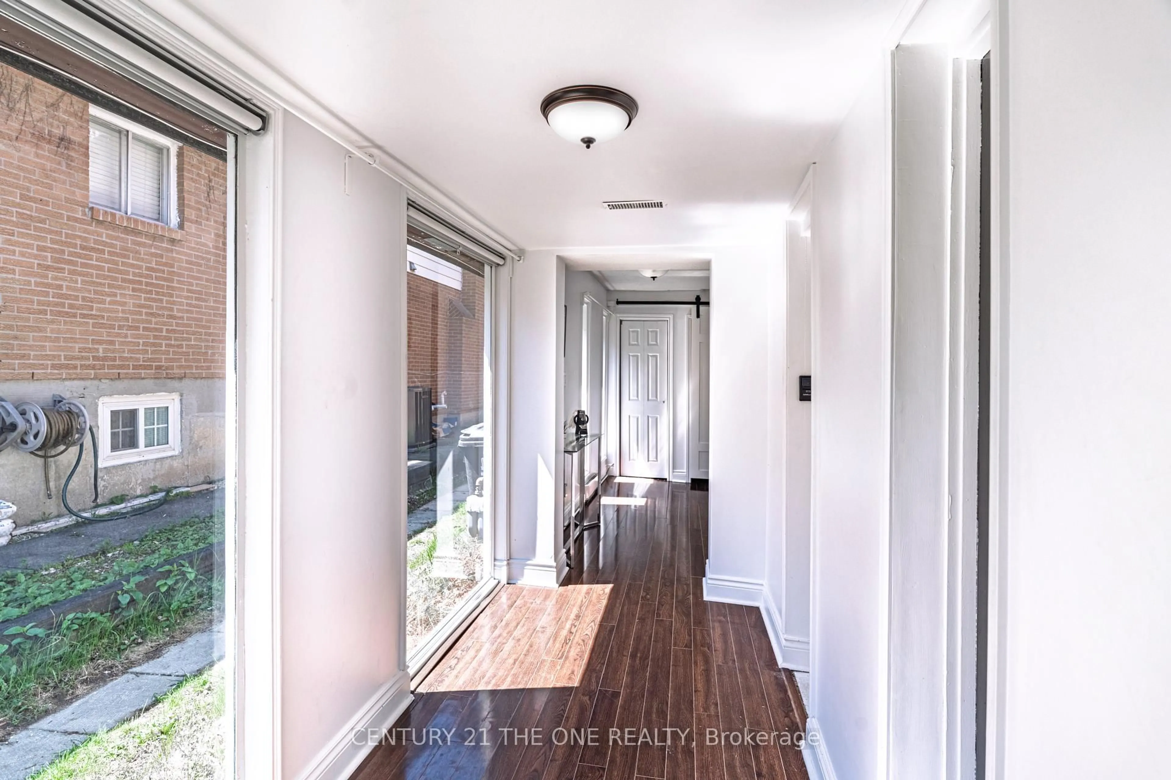 Indoor entryway for 143 Silas Hill Dr, Toronto Ontario M2J 2X8