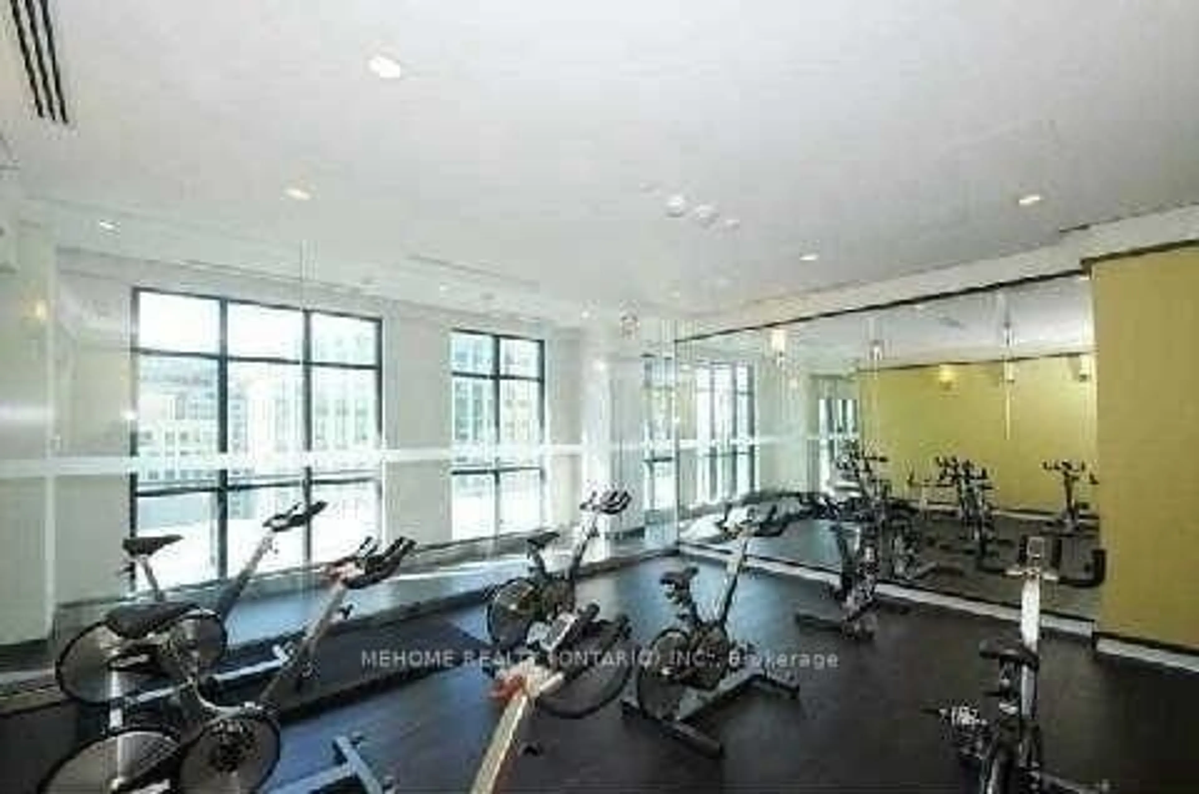 Gym or fitness room for 300 Front St #602, Toronto Ontario M5V 0E9