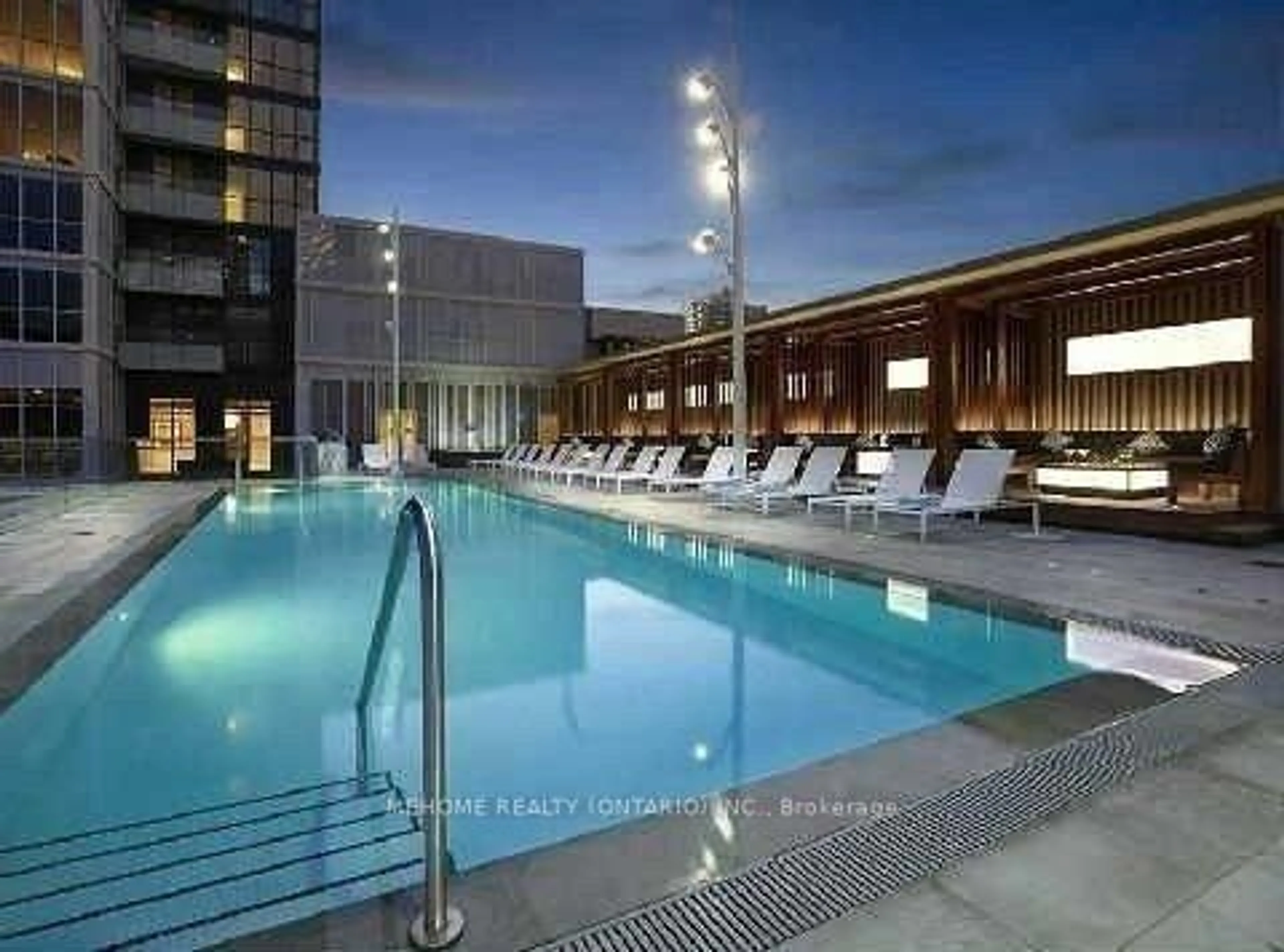 Pool for 300 Front St #602, Toronto Ontario M5V 0E9