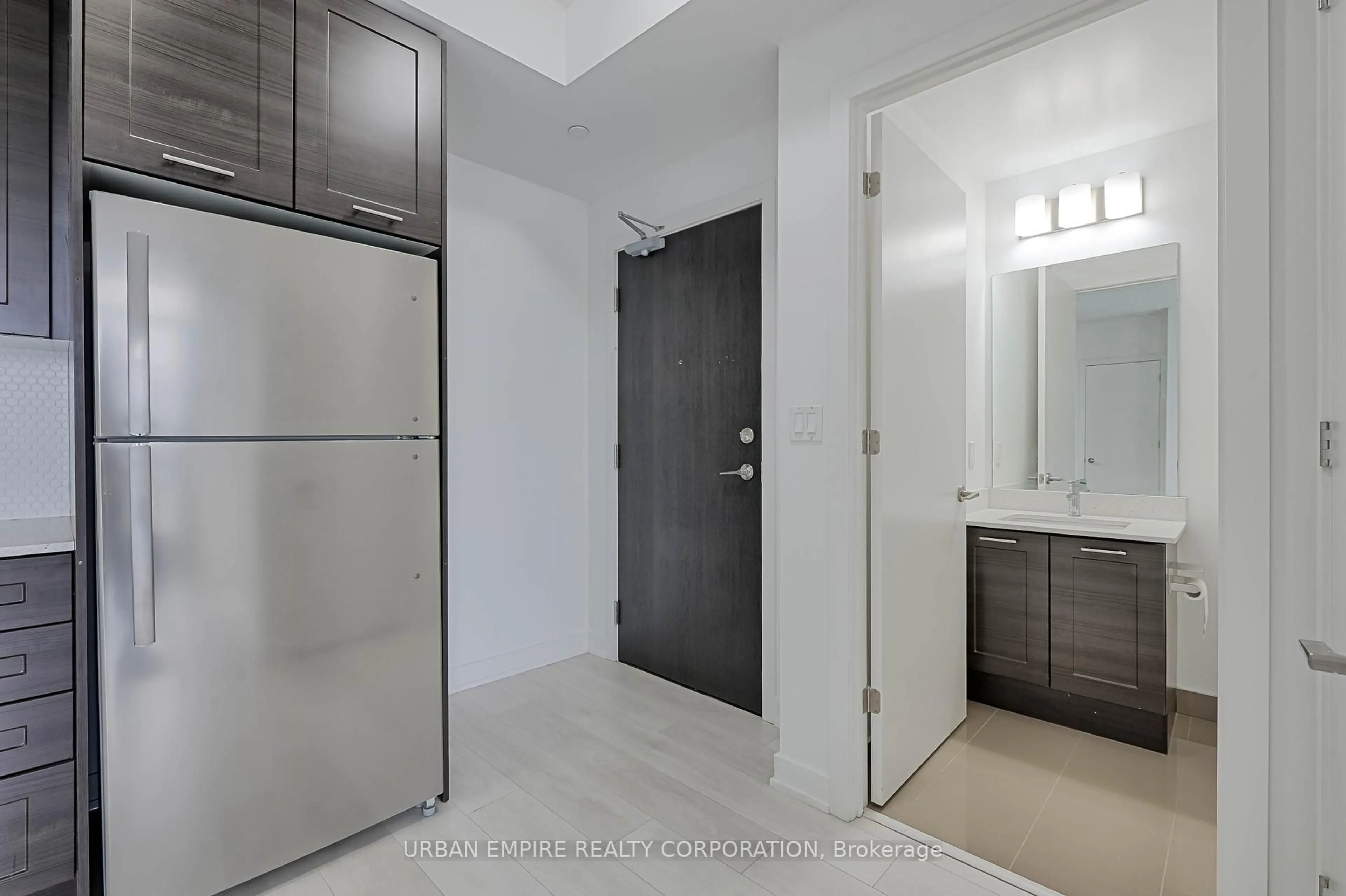 Unknown for 50 Bruyeres Mews #913, Toronto Ontario M5V 0H8