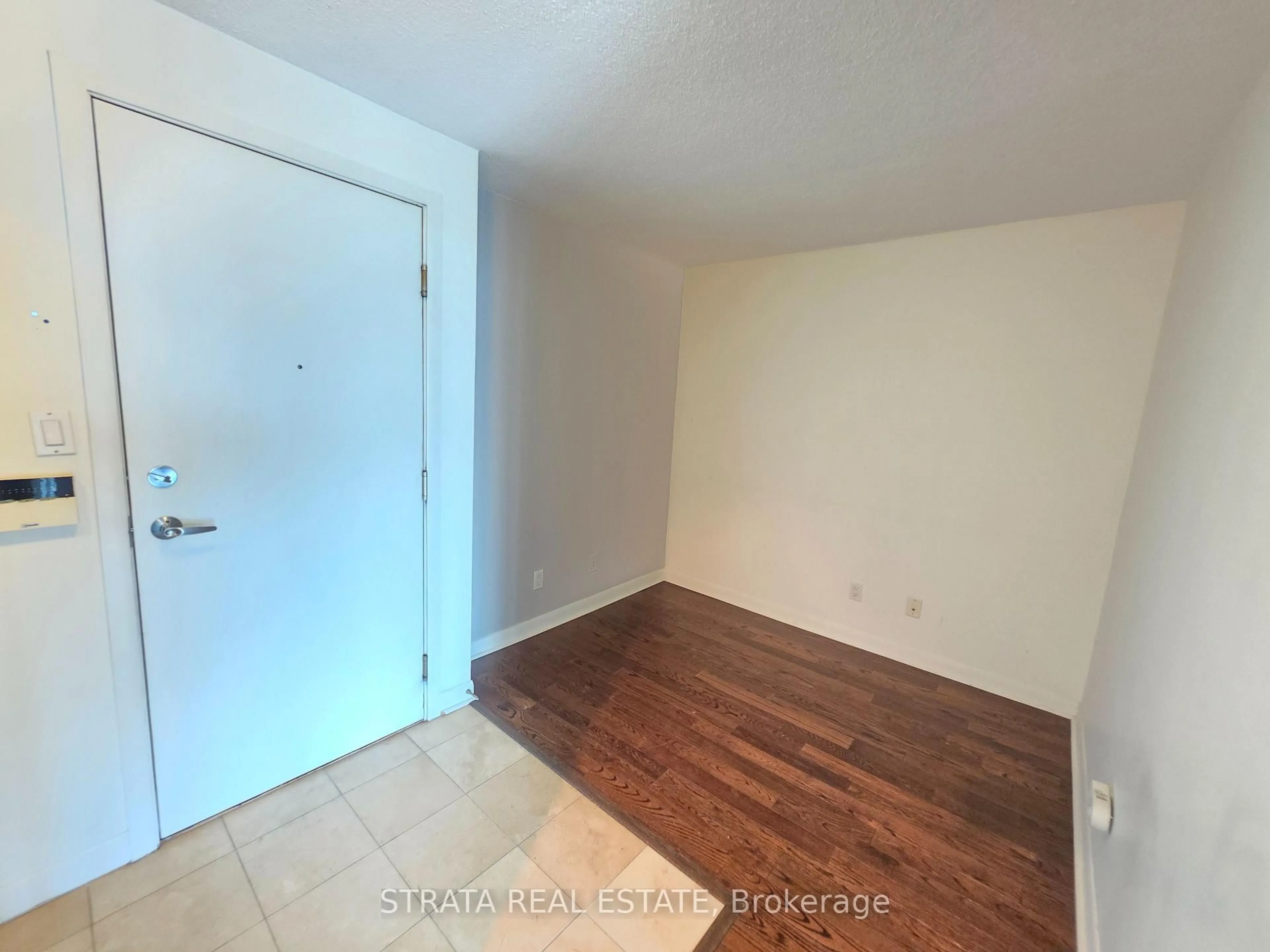 A pic of a room for 313 Richmond St #1155, Toronto Ontario M5A 4S7