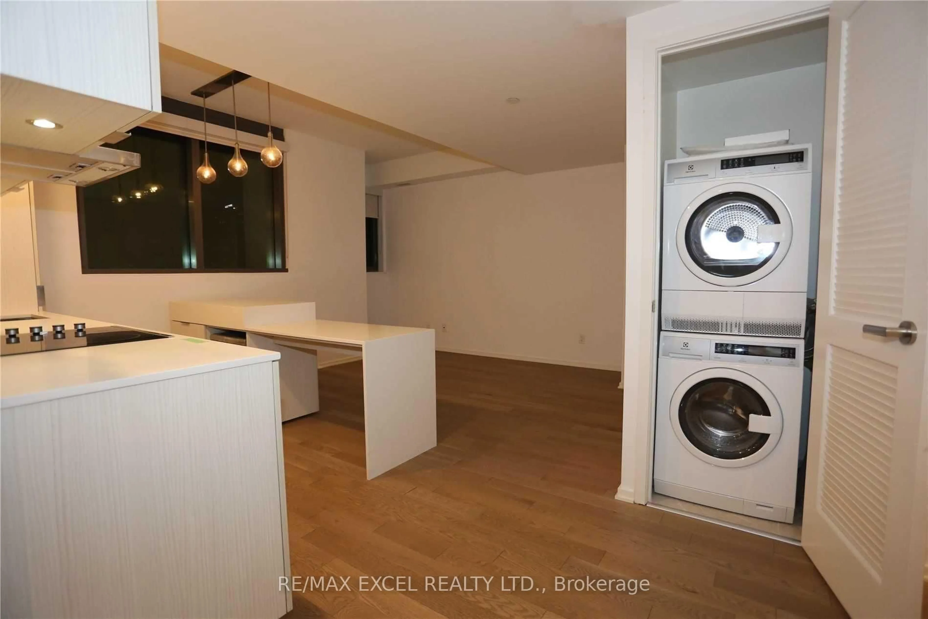 Unknown for 12 Bonnycastle St #204, Toronto Ontario M5A 3T7