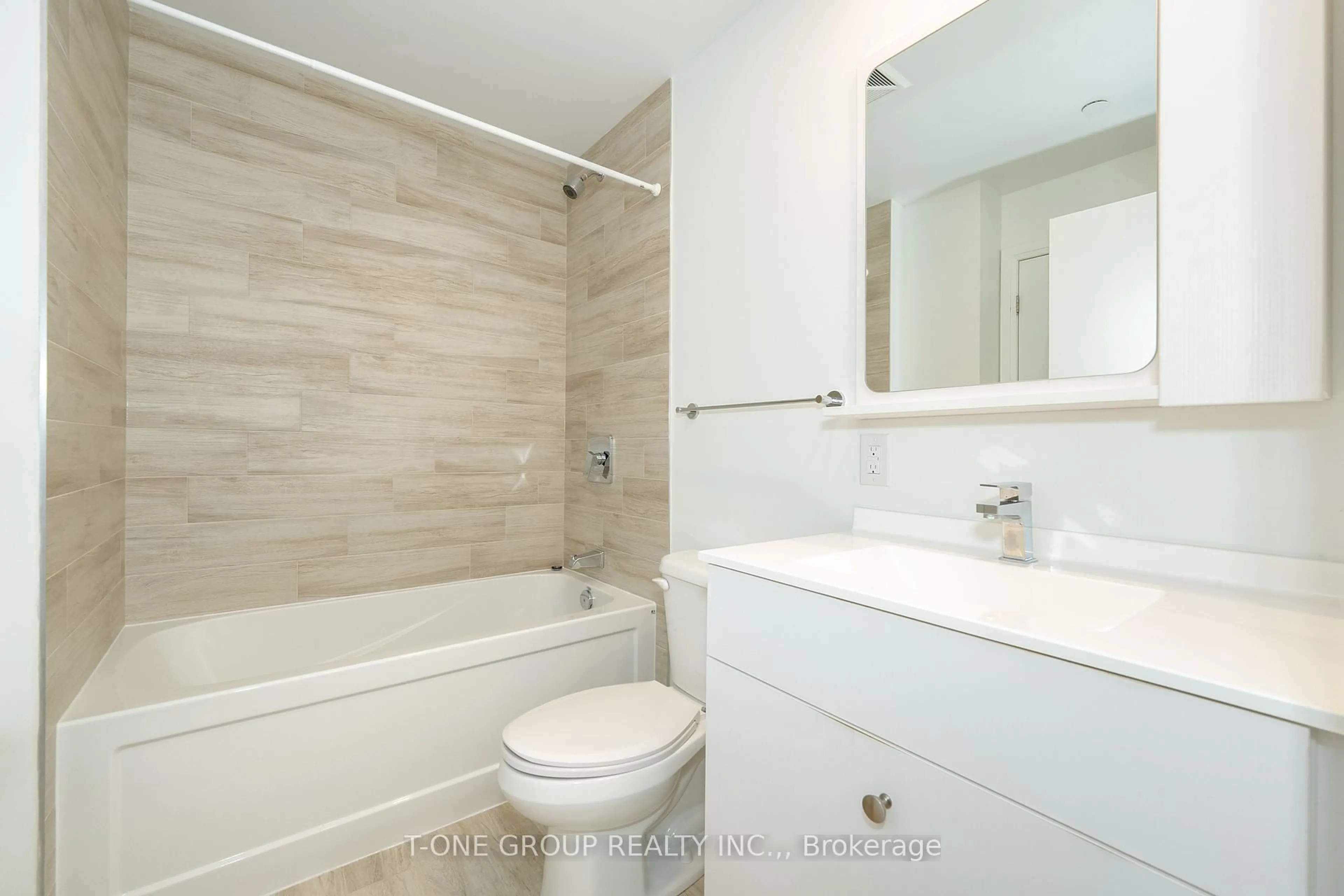 Standard bathroom, ceramic/tile floor for 75 Canterbury Pl #910, Toronto Ontario M2N 2N1