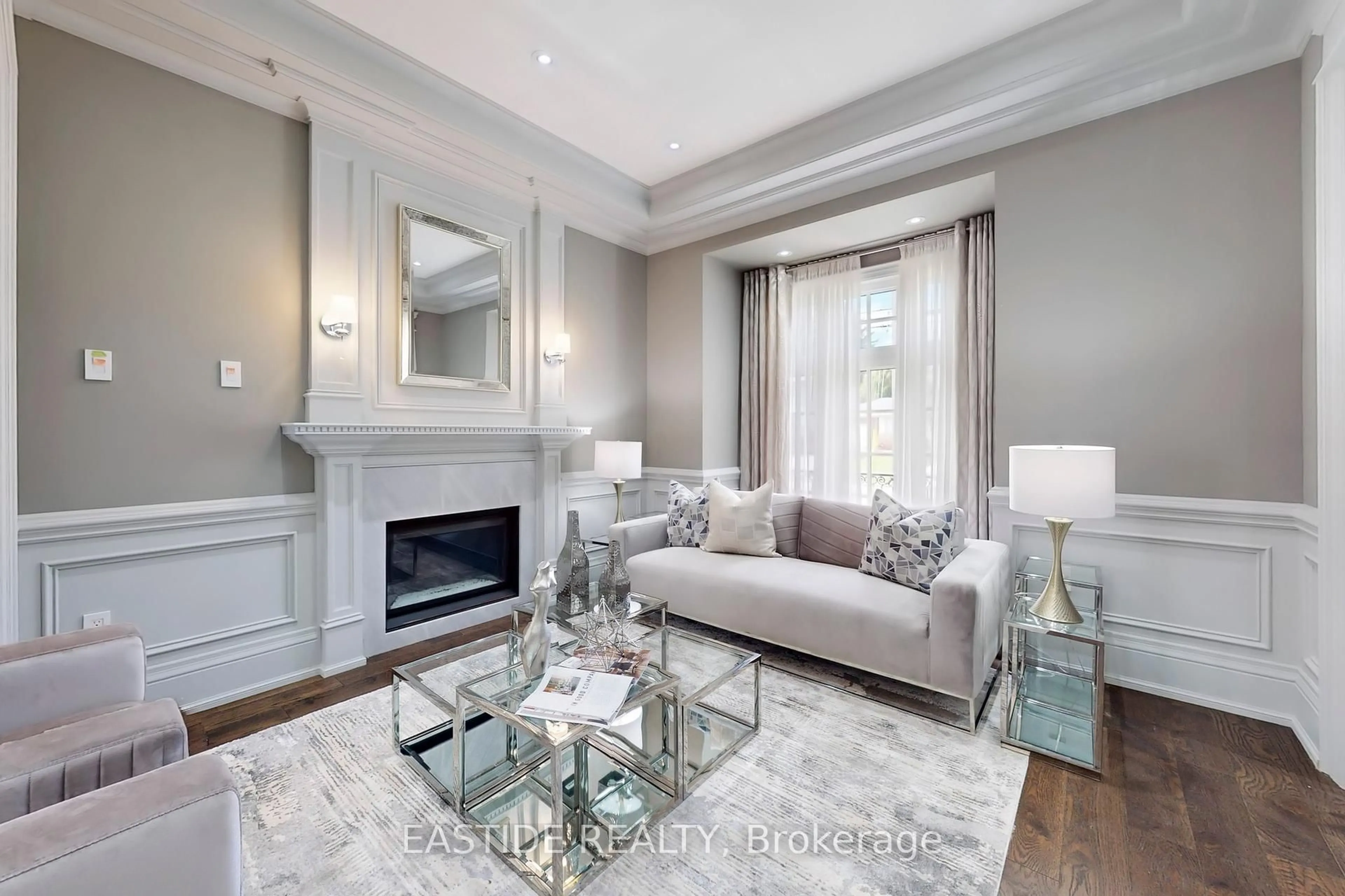 Living room with furniture, unknown for 193 Wedgewood Dr, Toronto Ontario M2M 2H8