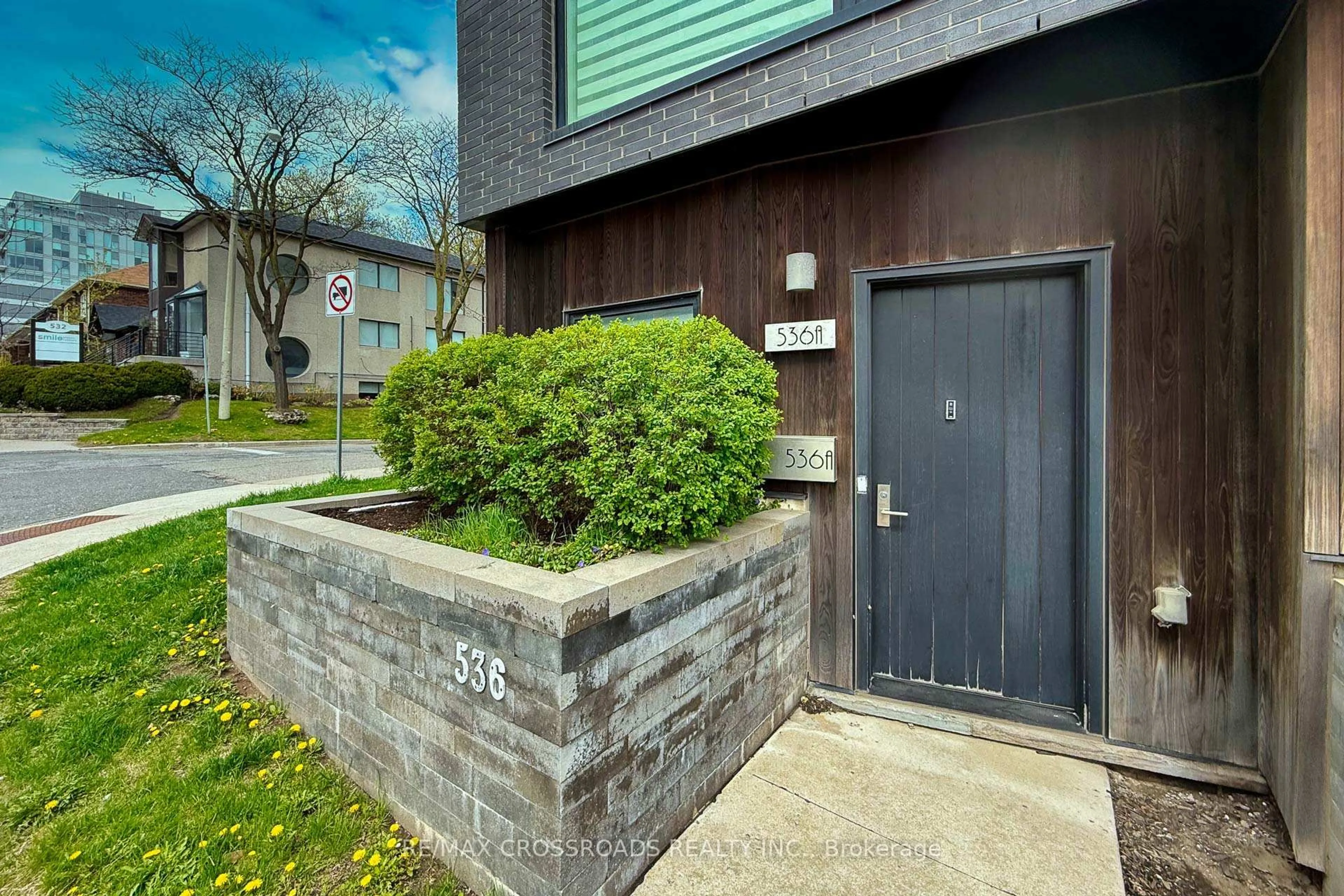 Unknown for 536A Eglinton Ave, Toronto Ontario M4P 1N9