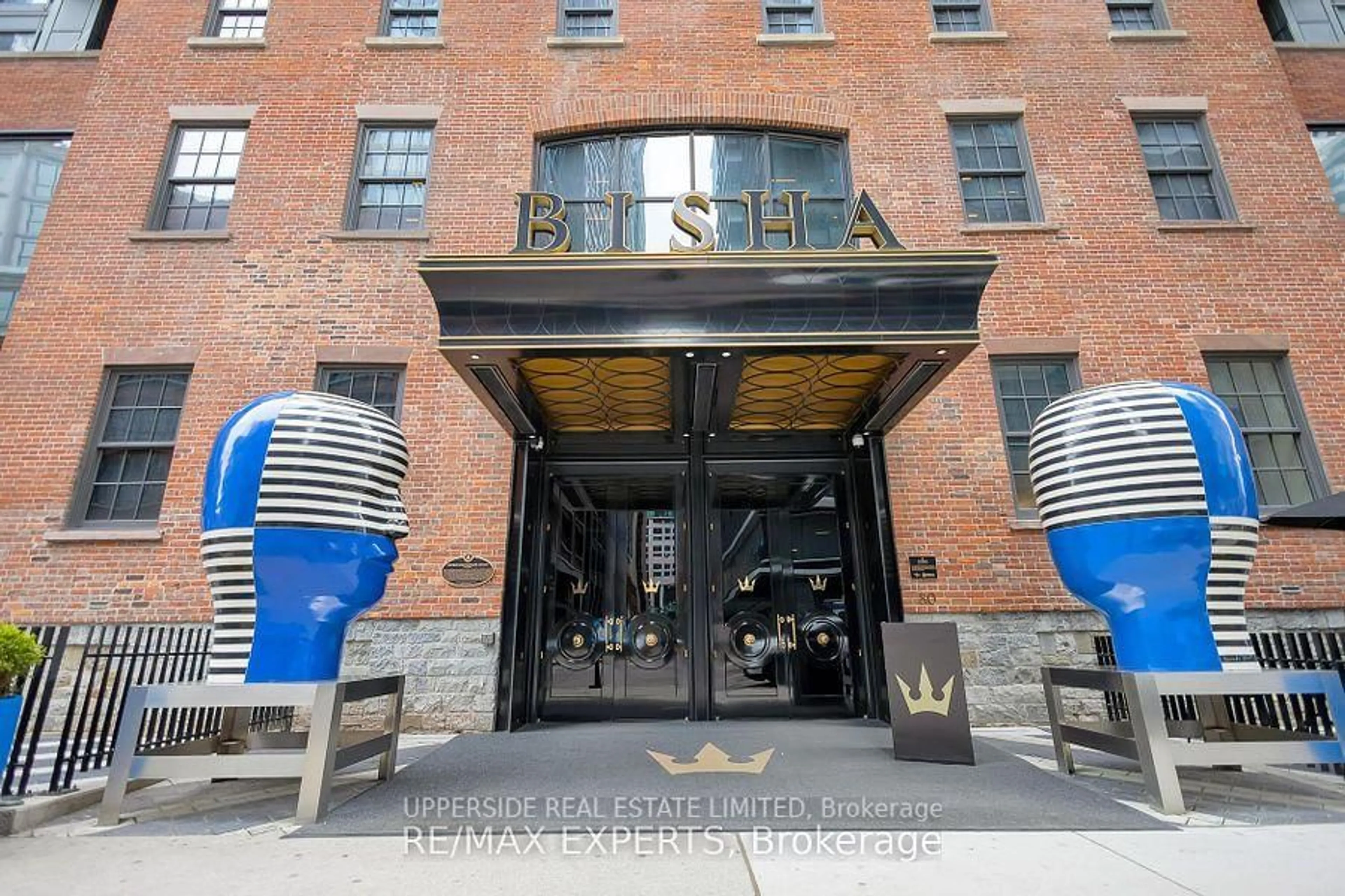 Indoor foyer for 88 Blue Jays Way #1707, Toronto Ontario M5V 0L7