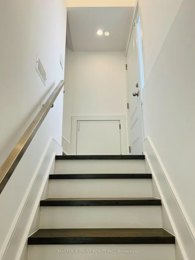Additional property image - 515 Melrose Ave