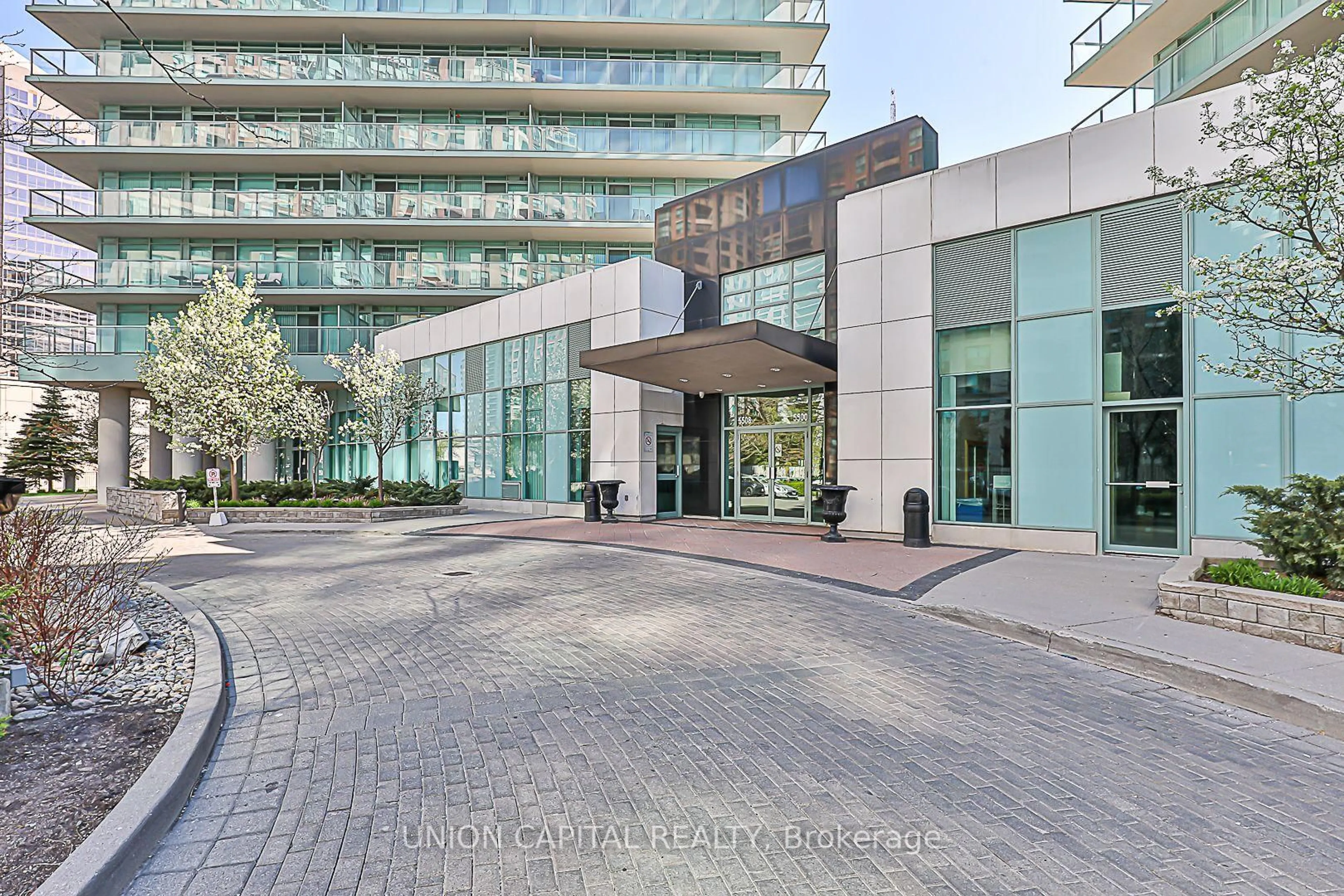 Indoor foyer for 5508 Yonge St #902, Toronto Ontario M2N 7L2