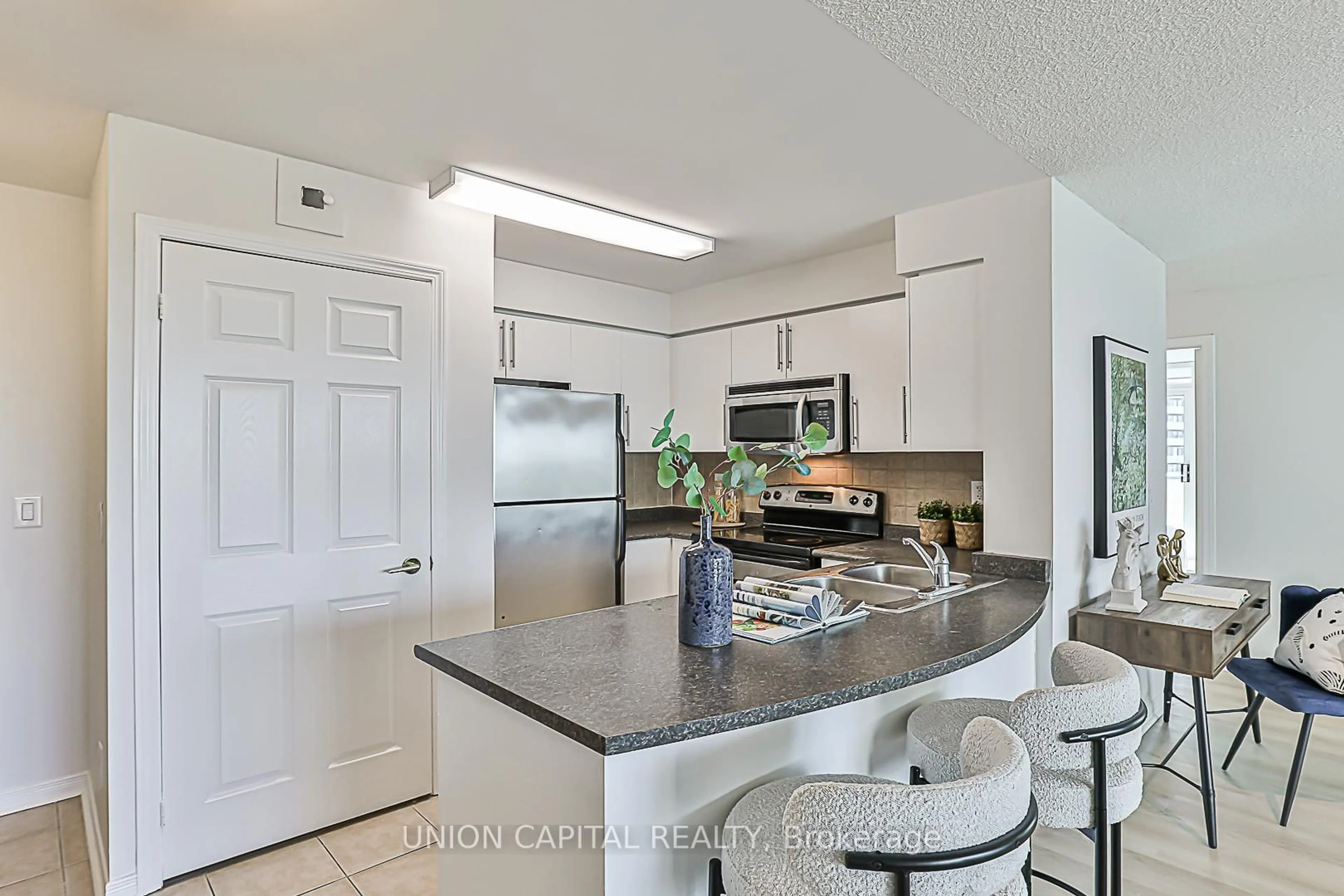 Open concept kitchen, unknown for 5508 Yonge St #902, Toronto Ontario M2N 7L2