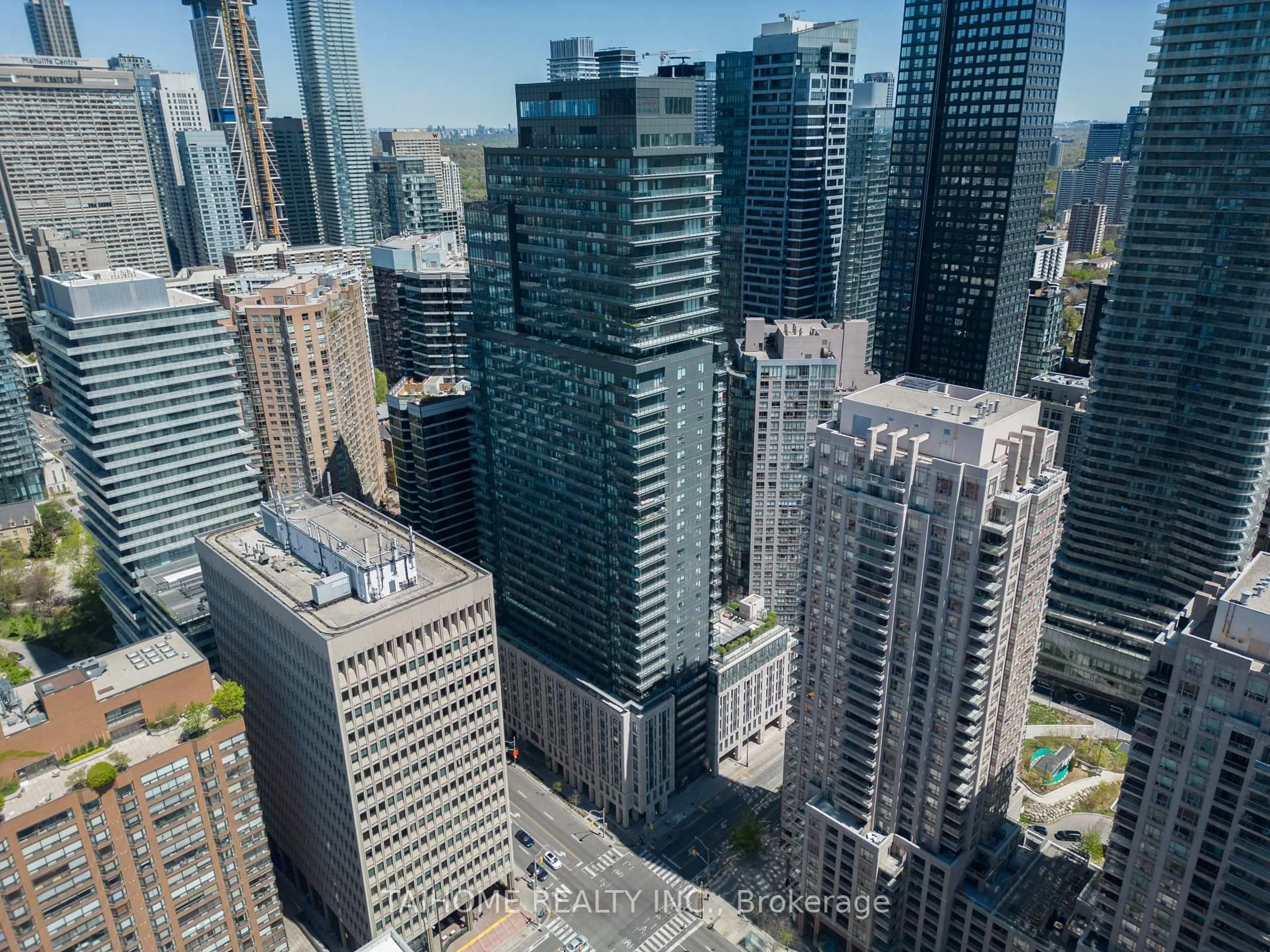 A pic from outside/outdoor area/front of a property/back of a property/a pic from drone, city buildings view from balcony for 955 Bay St #307, Toronto Ontario M5S 0C6