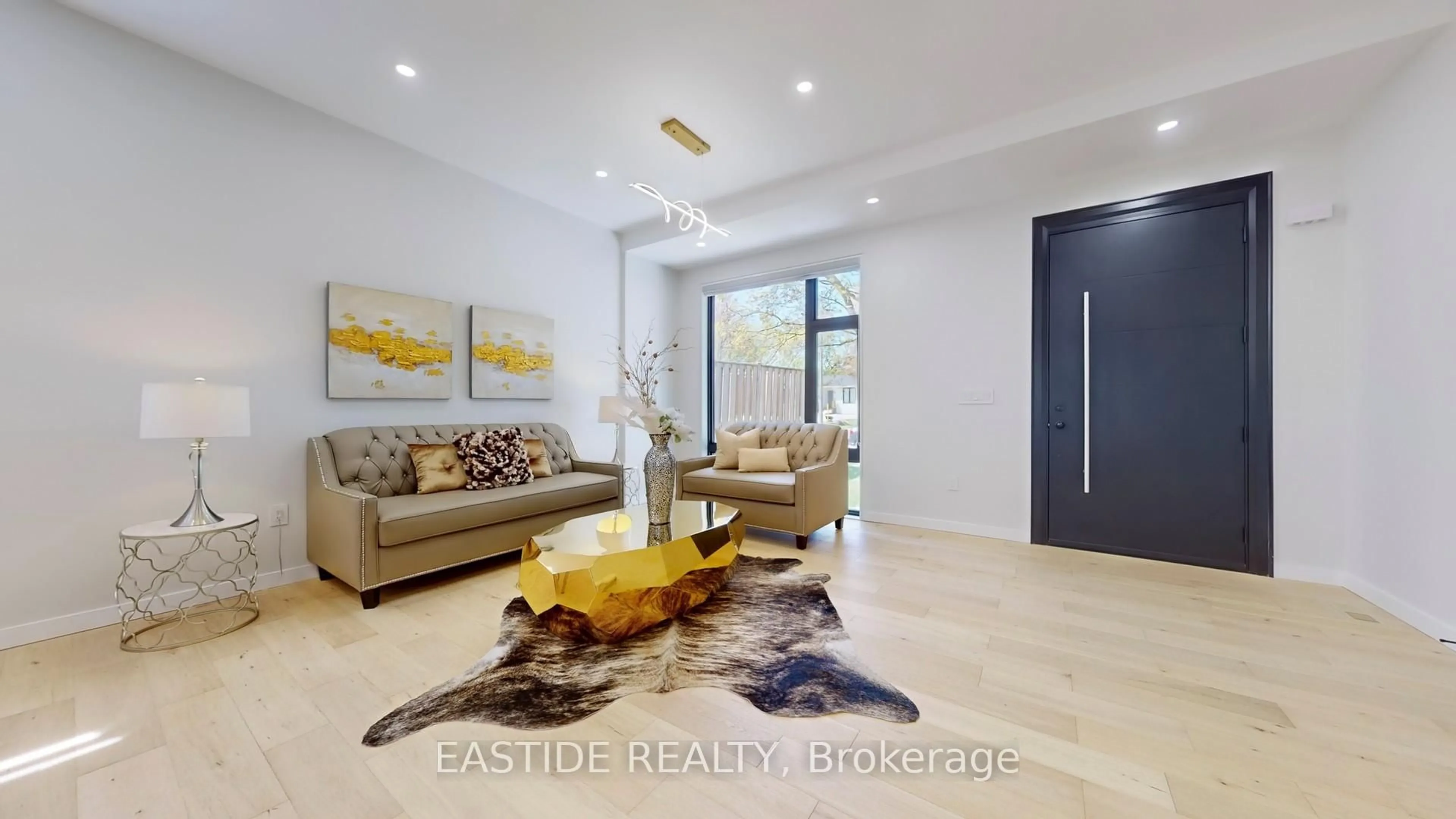 Living room with furniture, unknown for 35 Clareville Cres, Toronto Ontario M2J 2B9