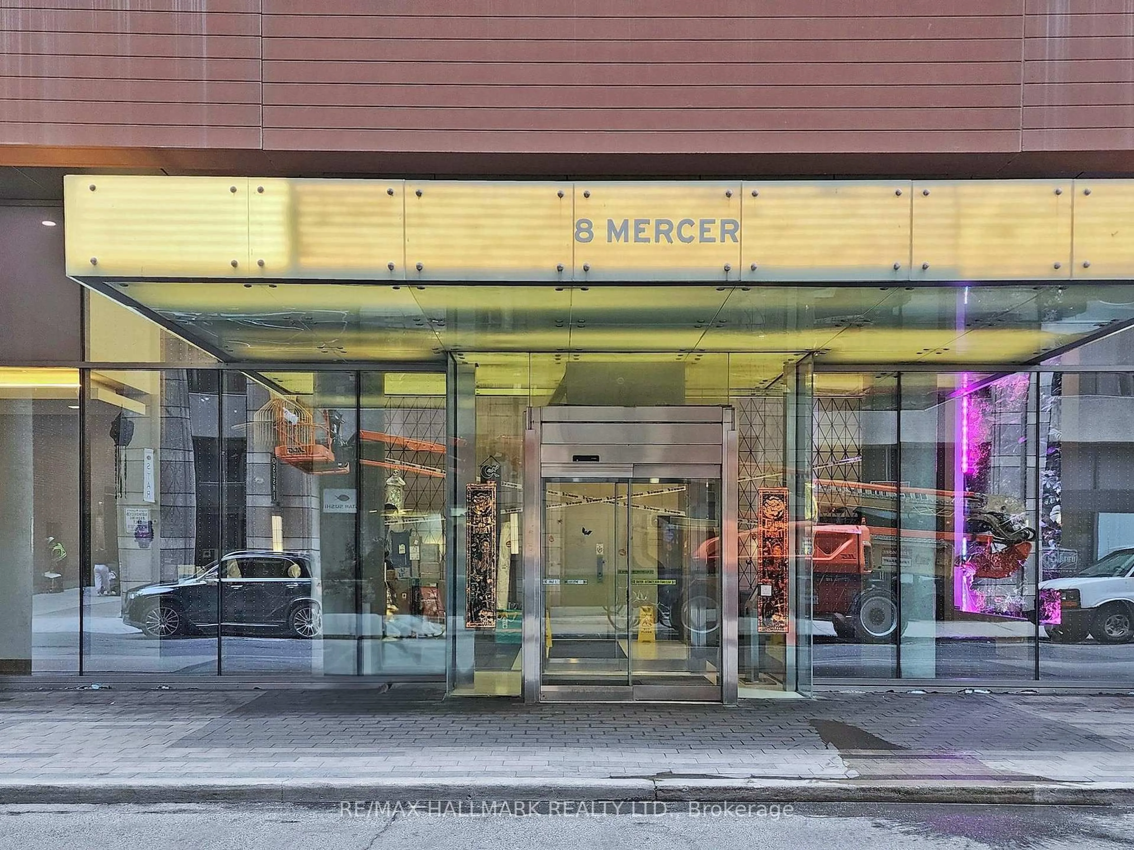 Indoor foyer for 8 Mercer St #411, Toronto Ontario M5V 0C4