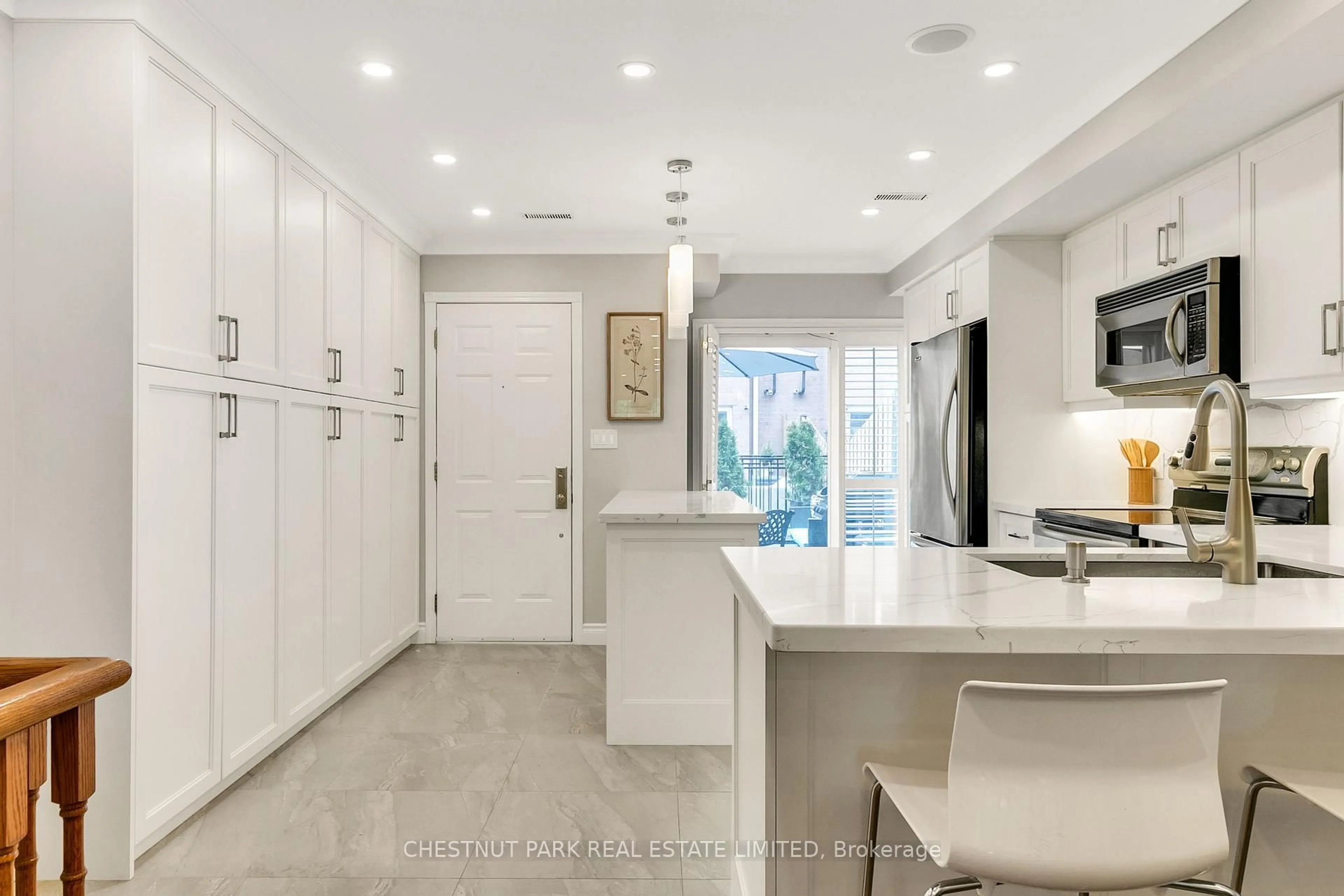 Open concept kitchen, ceramic/tile floor for 151 Merton St #TH 10, Toronto Ontario M4S 3G5