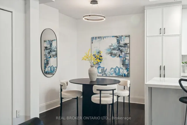 Additional property image - 300 Avenue Rd Unit 4