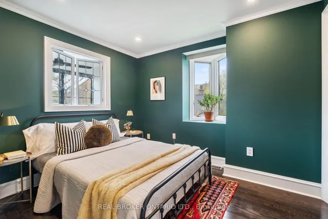 Additional property image - 300 Avenue Rd Unit 4