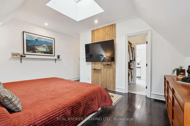 Additional property image - 300 Avenue Rd Unit 4