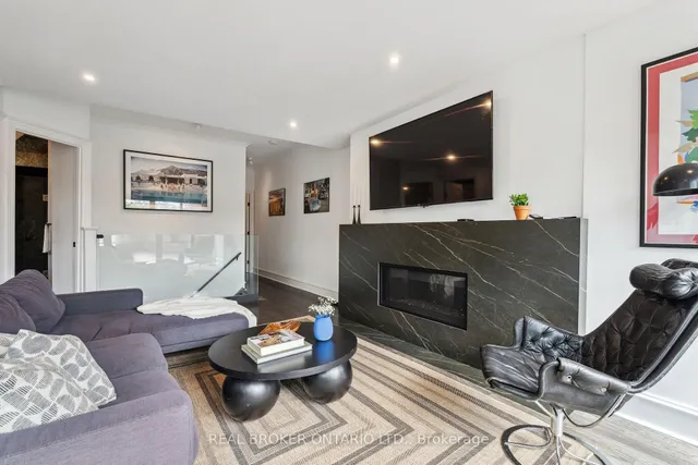 Additional property image - 300 Avenue Rd Unit 4