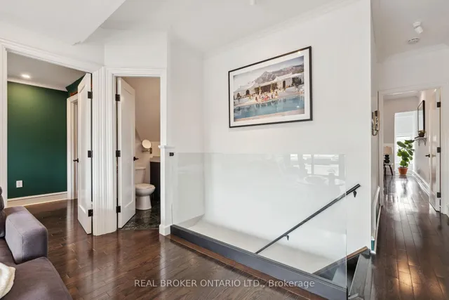 Additional property image - 300 Avenue Rd Unit 4