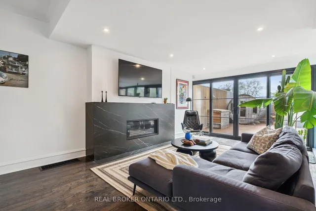 Additional property image - 300 Avenue Rd Unit 4
