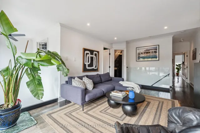 Additional property image - 300 Avenue Rd Unit 4