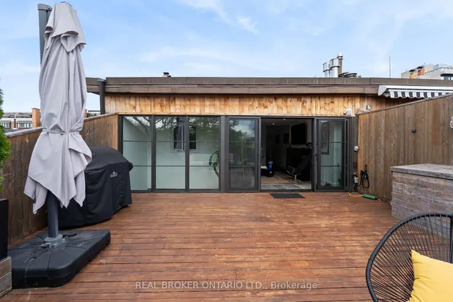 Additional property image - 300 Avenue Rd Unit 4