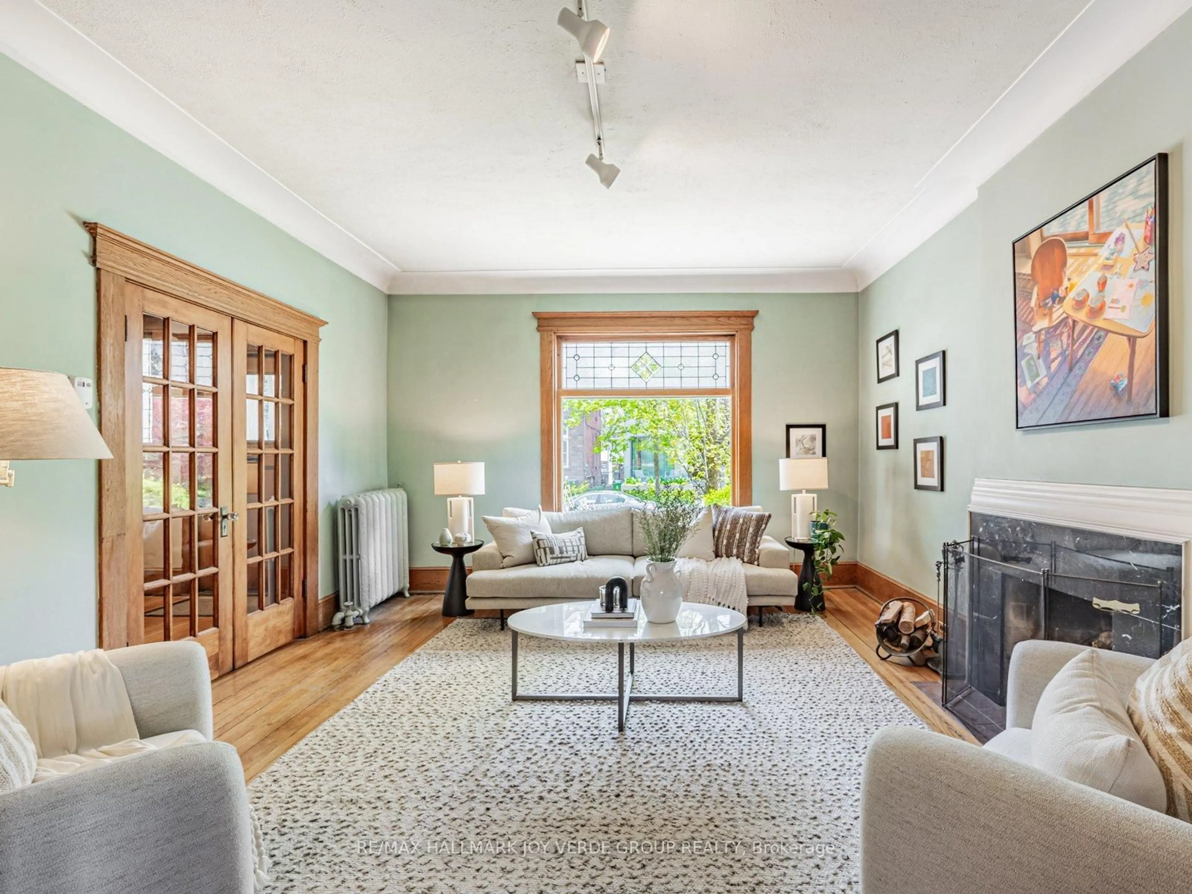 Living room with furniture, unknown for 124 Delaware Ave, Toronto Ontario M6H 2T1