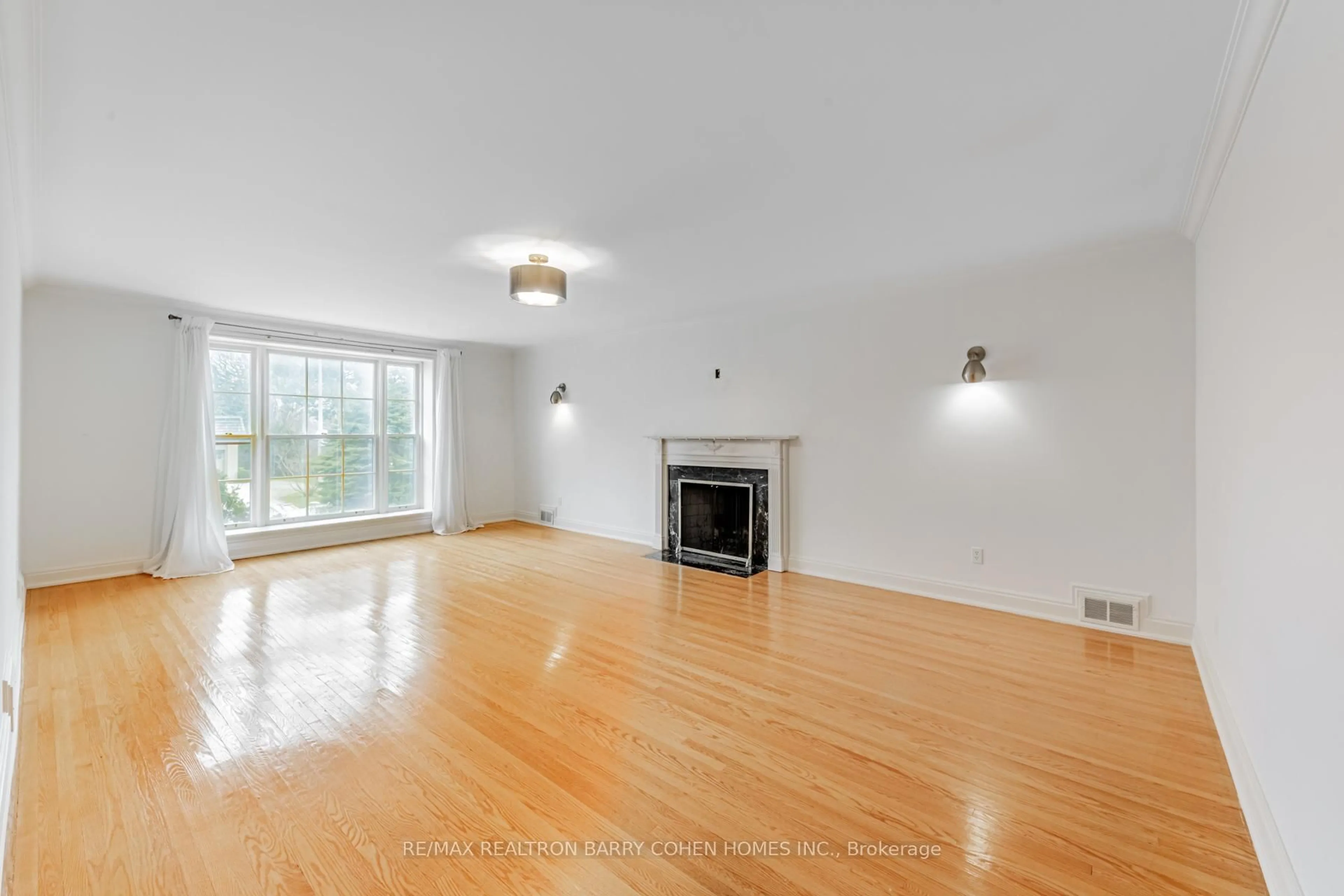 Unknown for 43 Stratheden Rd, Toronto Ontario M4N 1E5