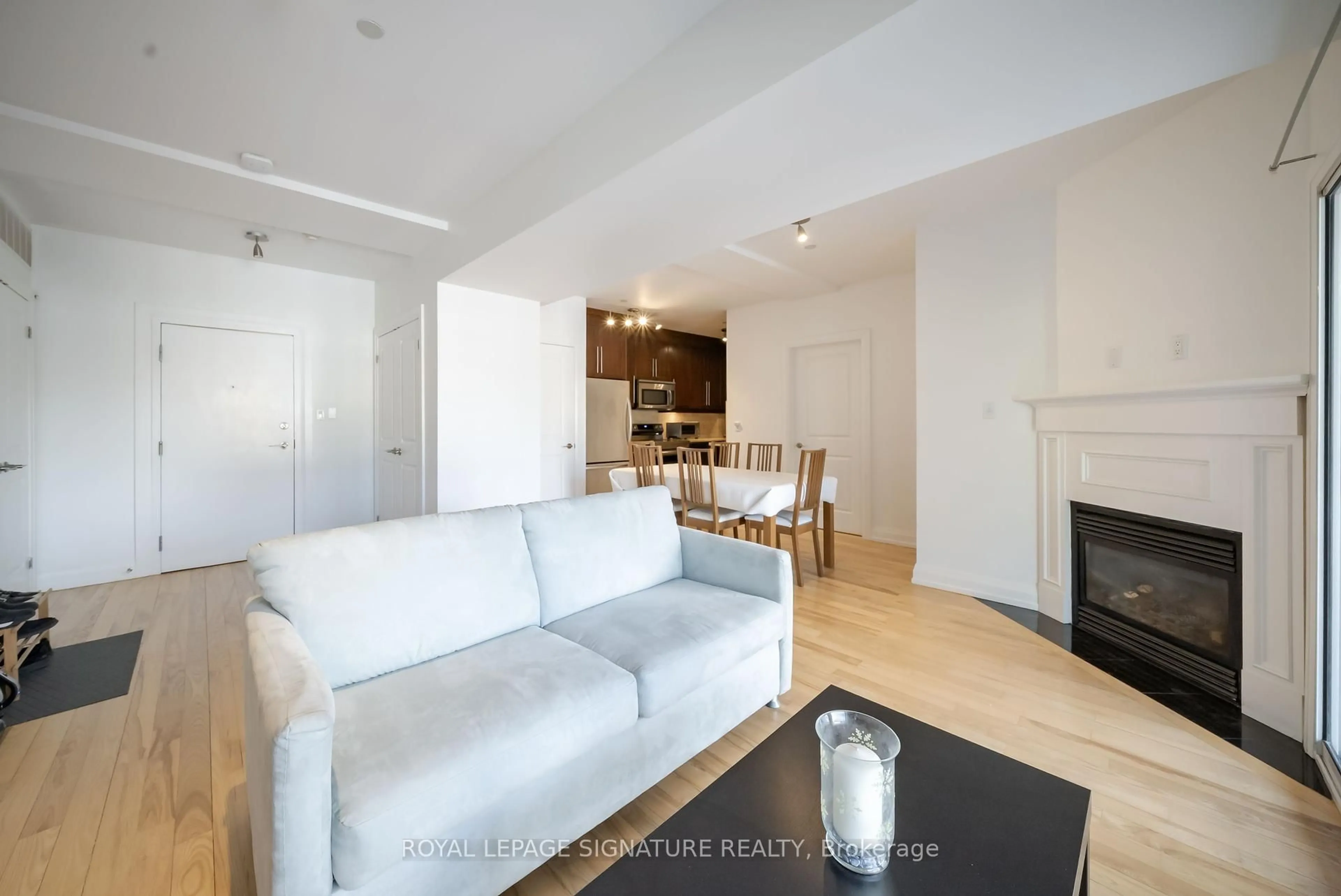 Living room with furniture, unknown for 473 Dupont St #3, Toronto Ontario M6G 1Y6