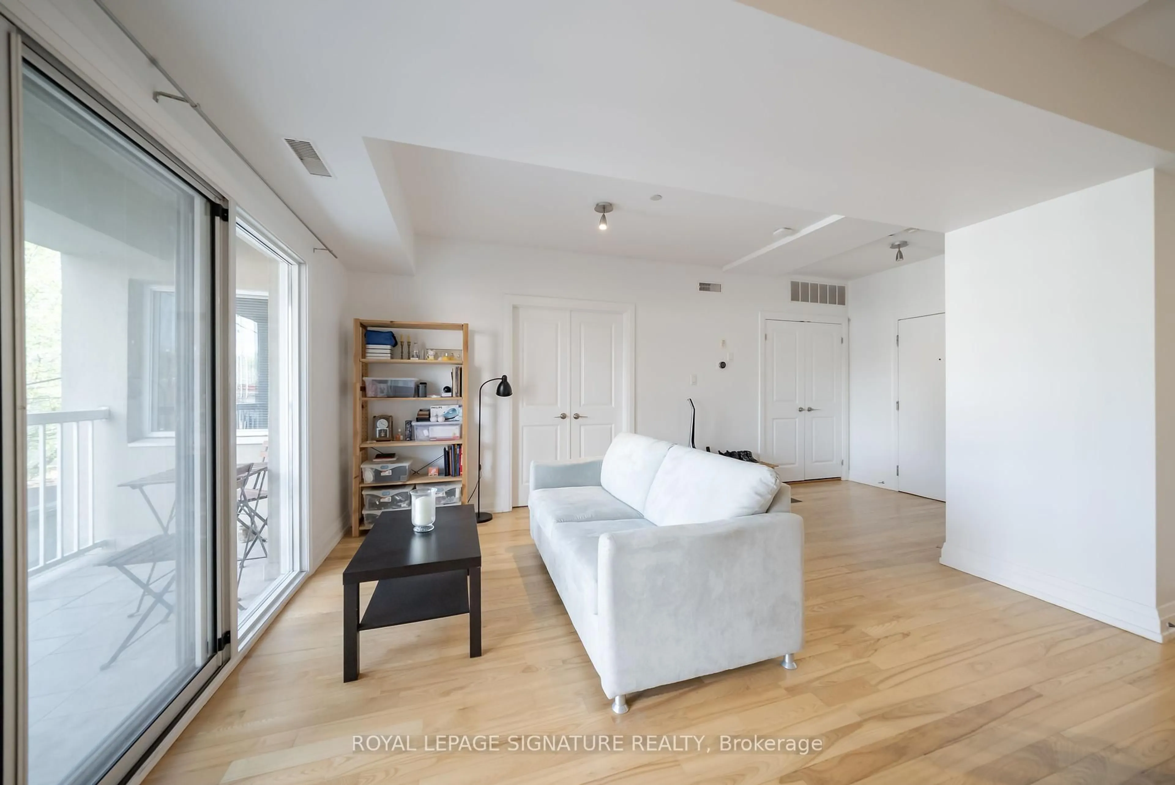 Living room with furniture, unknown for 473 Dupont St #3, Toronto Ontario M6G 1Y6