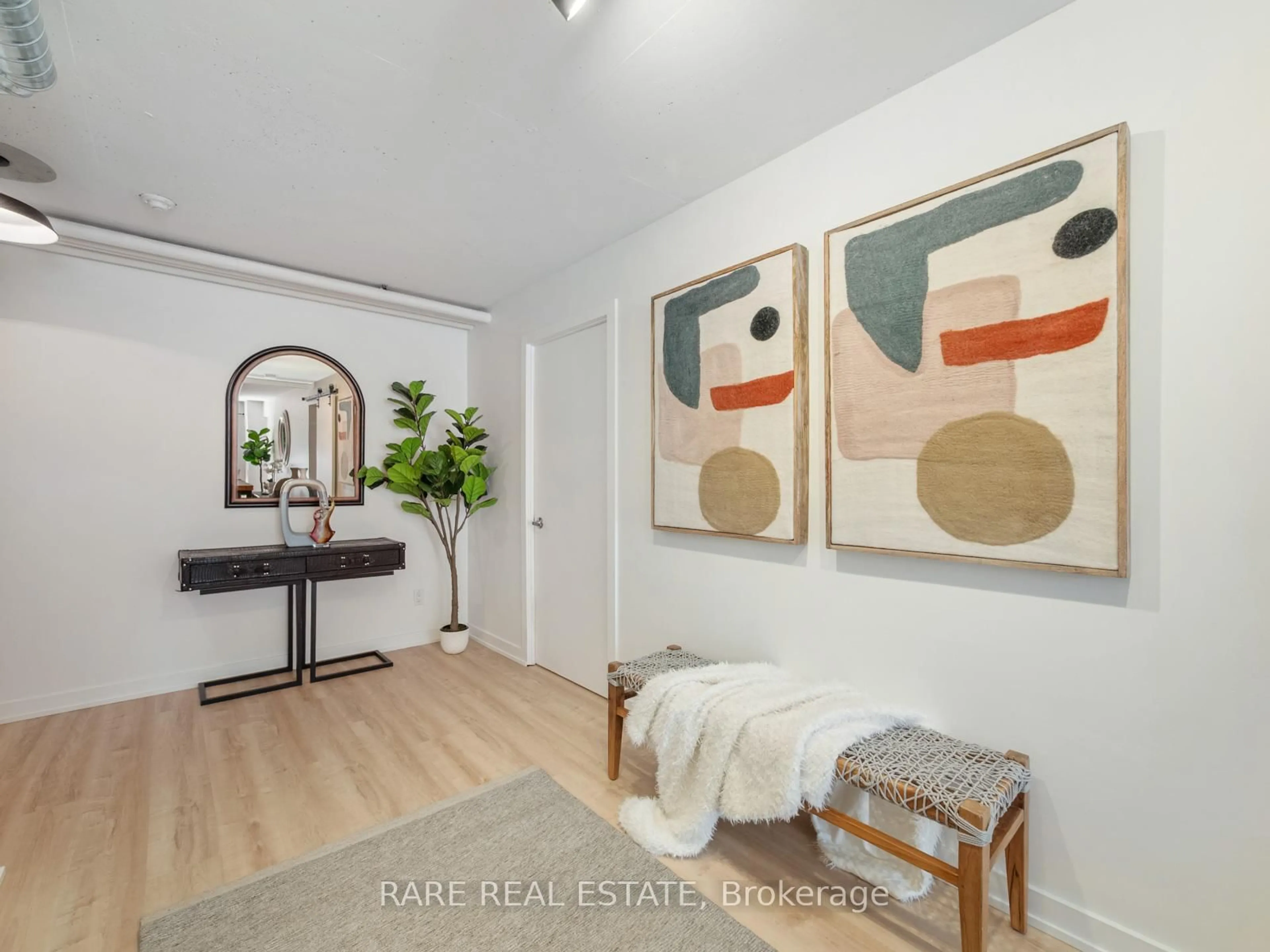 Indoor entryway for 170 Sudbury St #205, Toronto Ontario M6J 0A1